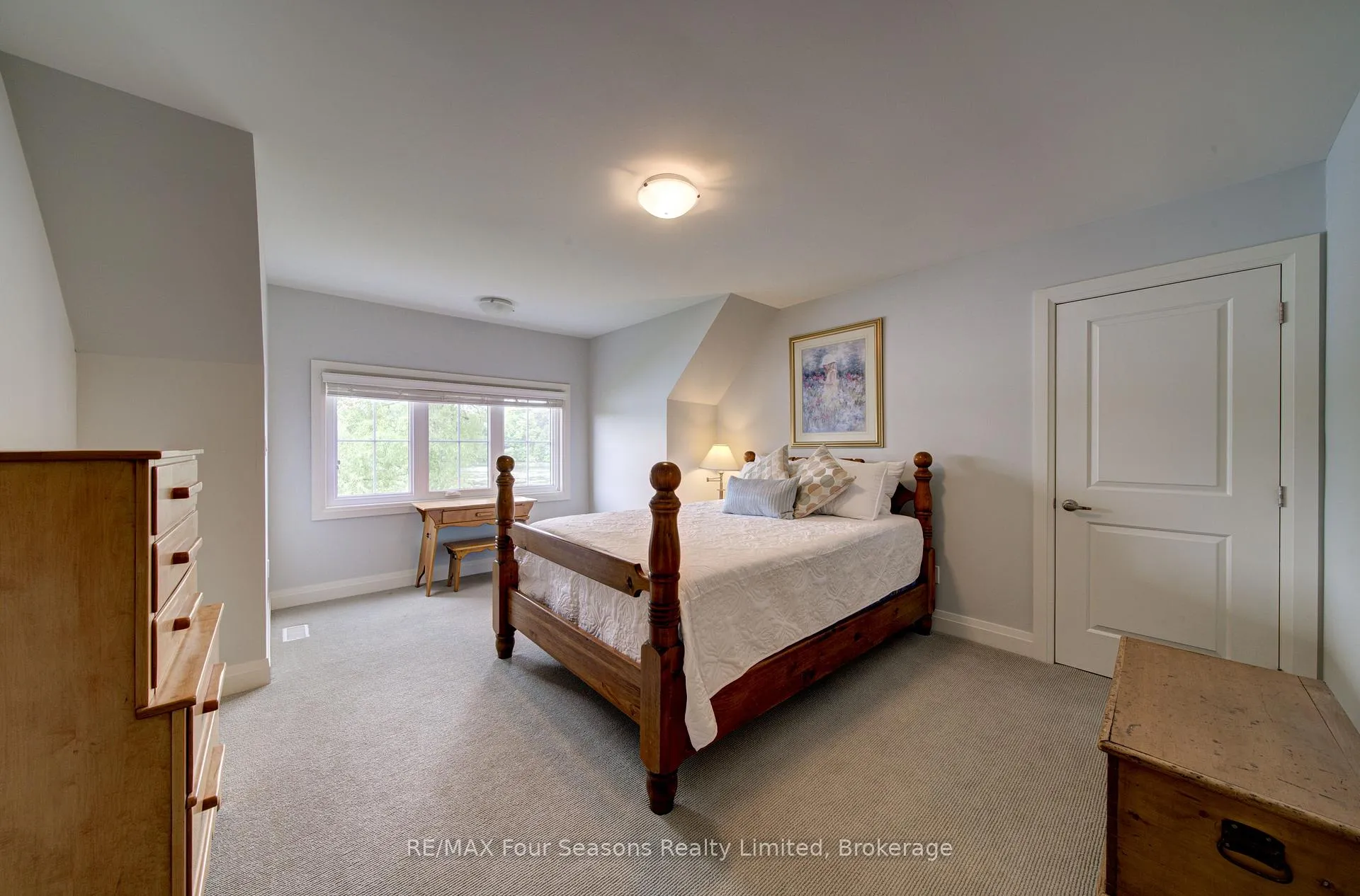 Photo 19 of Unit 22, 59 King Street E, Blue Mountains — HOMEH
