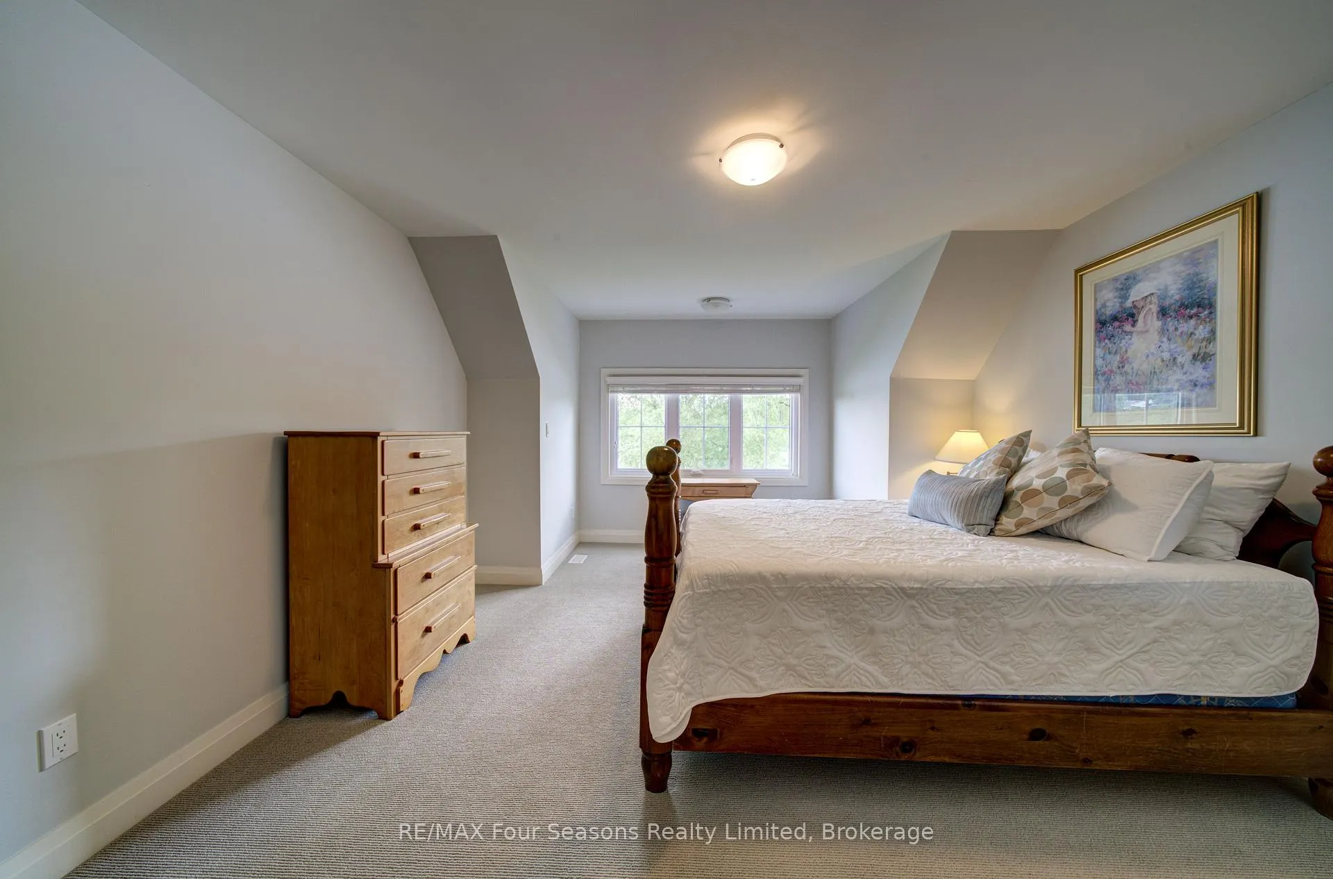 Photo 20 of Unit 22, 59 King Street E, Blue Mountains — HOMEH
