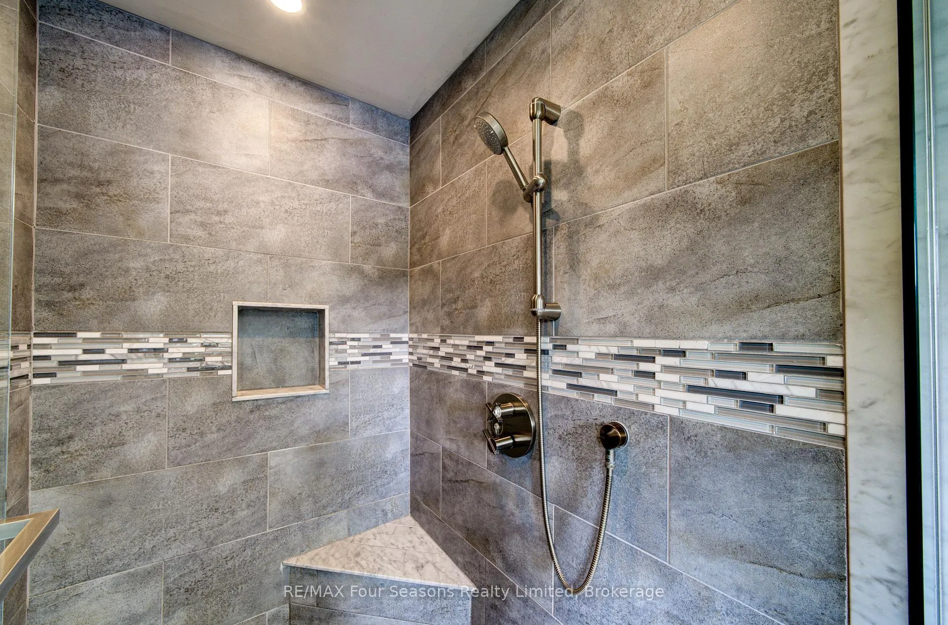 Photo 22 of Unit 22, 59 King Street E, Blue Mountains — HOMEH