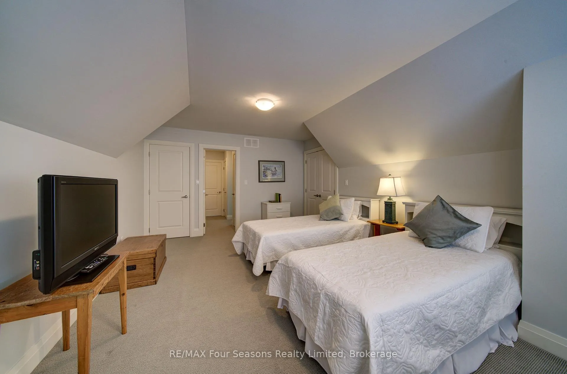 Photo 24 of Unit 22, 59 King Street E, Blue Mountains — HOMEH