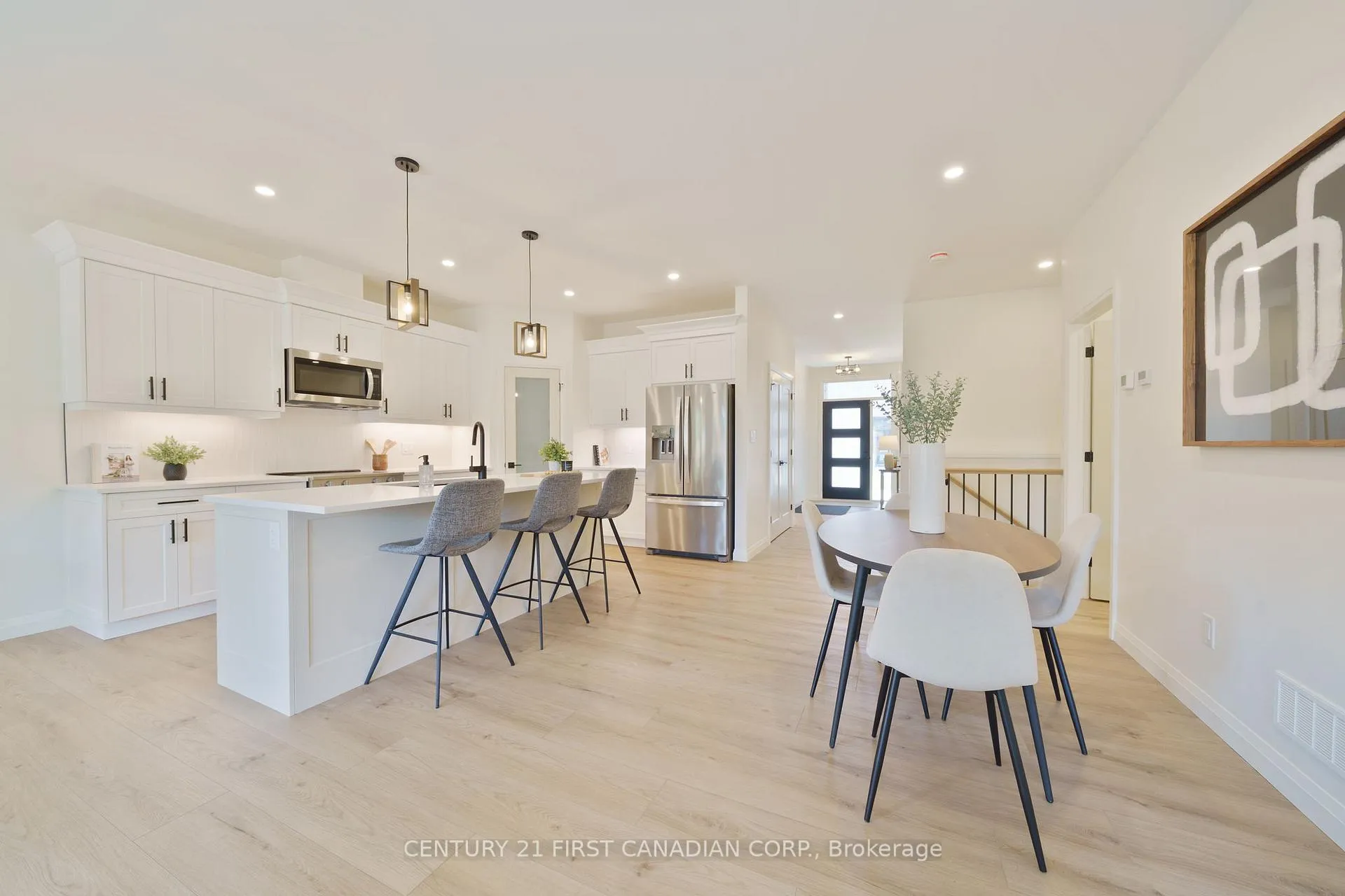 Photo 16 of Unit 8, 32 Postma Crescent, North Middlesex, Ailsa Craig — HOMEH
