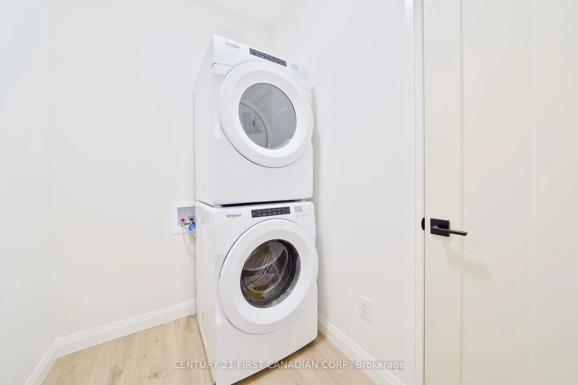 Photo 22 of Unit 8, 32 Postma Crescent, North Middlesex, Ailsa Craig — HOMEH