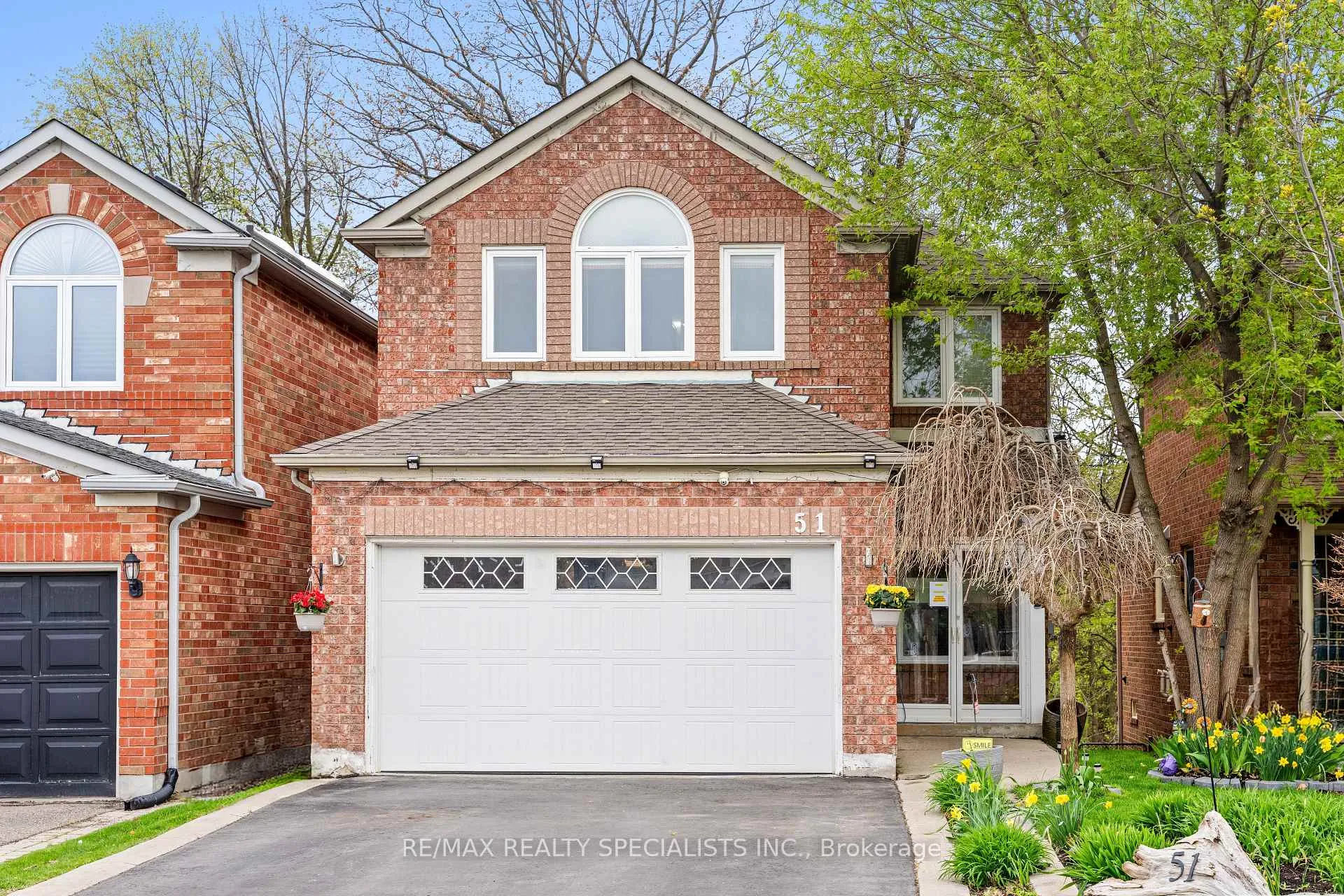 Photo 2 of 51 Forestgrove Circle, Brampton, Heart Lake East — HOMEH