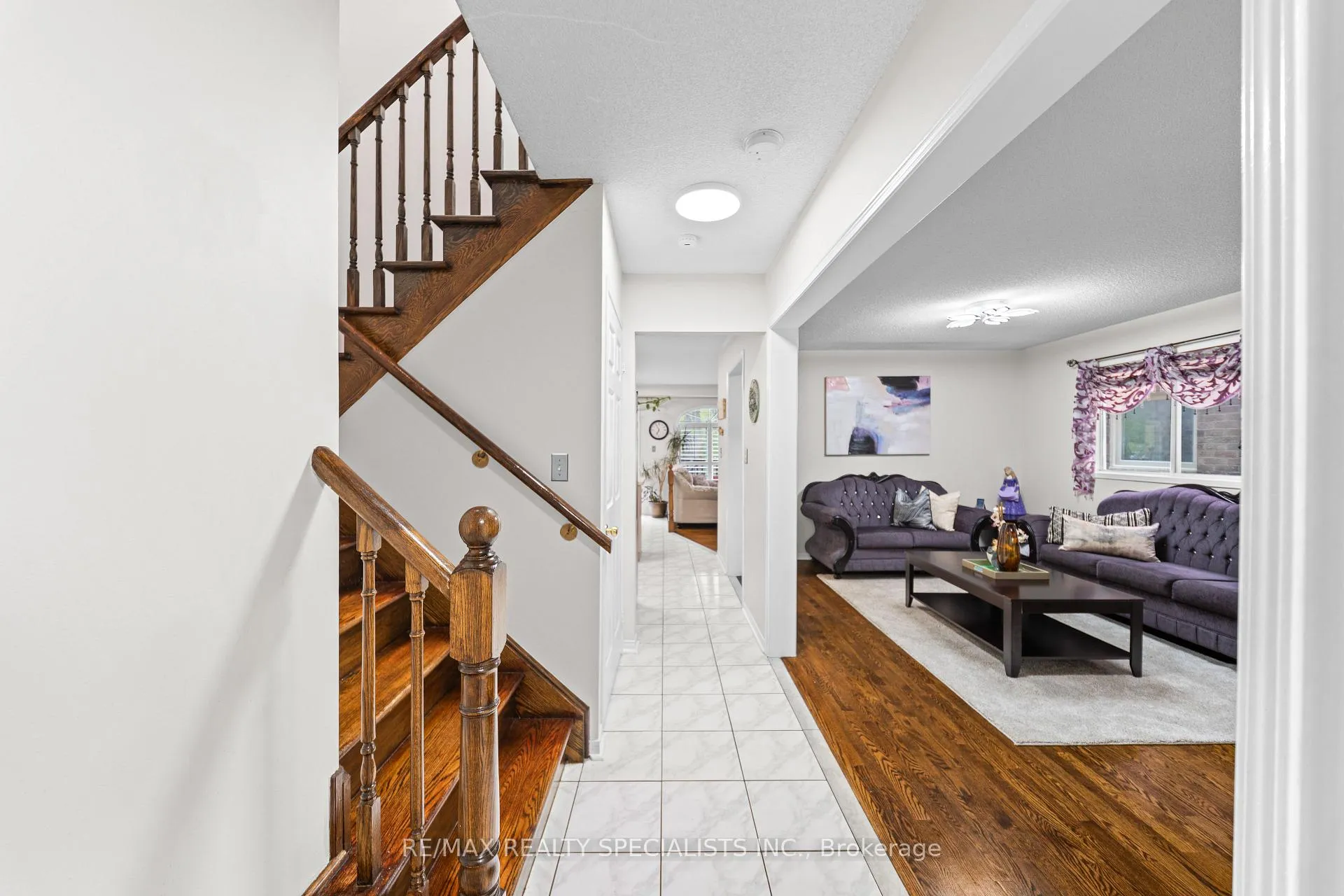 Photo 3 of 51 Forestgrove Circle, Brampton, Heart Lake East — HOMEH