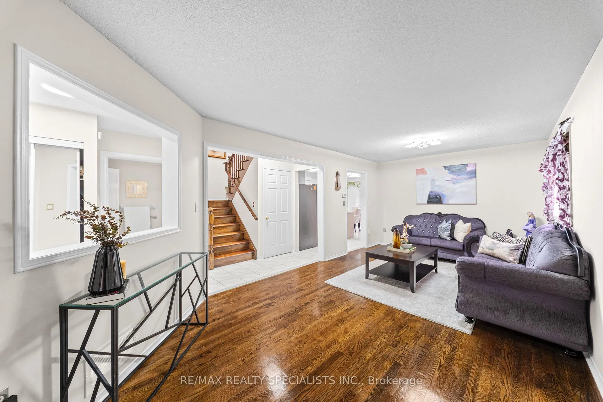 Photo 4 of 51 Forestgrove Circle, Brampton, Heart Lake East — HOMEH