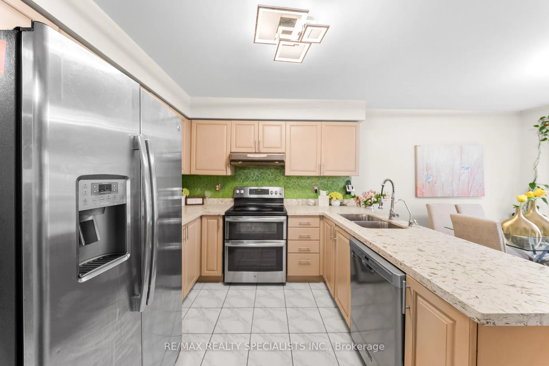 Photo 6 of 51 Forestgrove Circle, Brampton, Heart Lake East — HOMEH