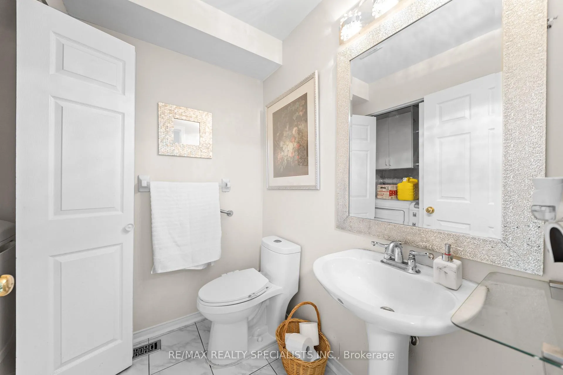 Photo 10 of 51 Forestgrove Circle, Brampton, Heart Lake East — HOMEH
