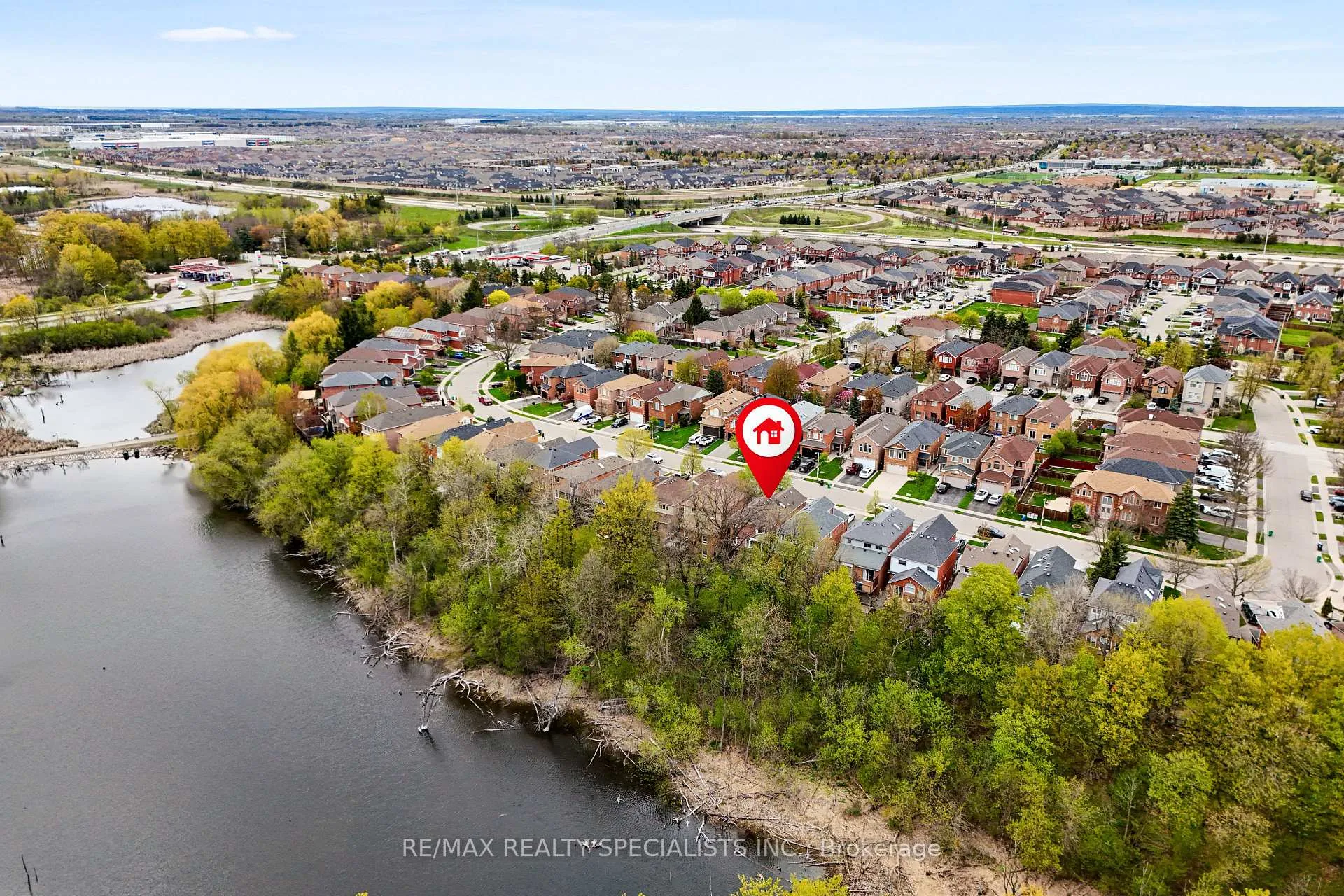 Photo 30 of 51 Forestgrove Circle, Brampton, Heart Lake East — HOMEH