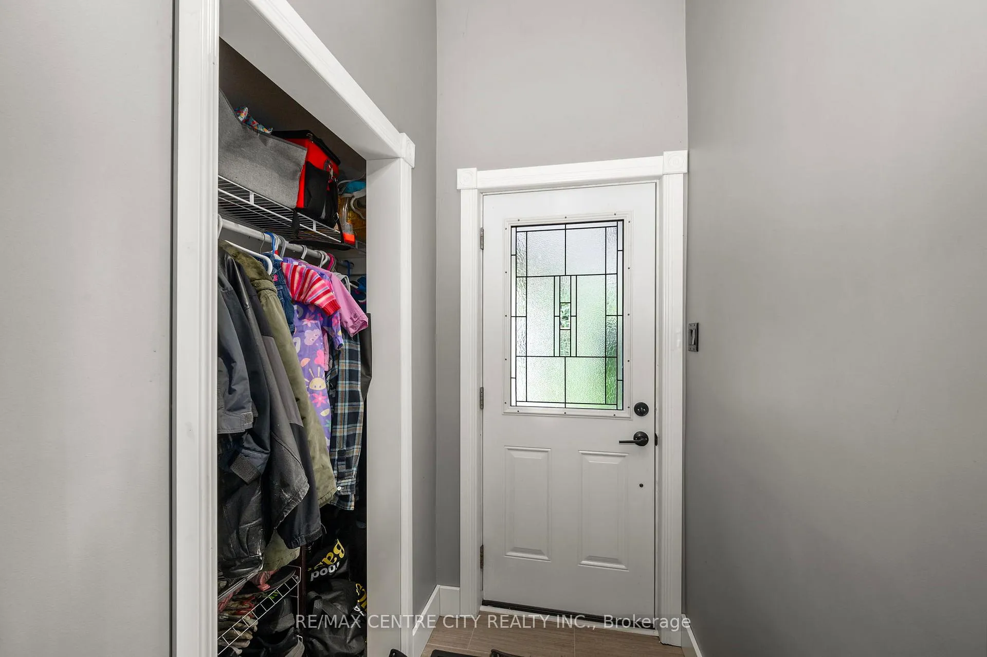 Photo 2 of 43 Devonshire Place, St. Thomas — HOMEH