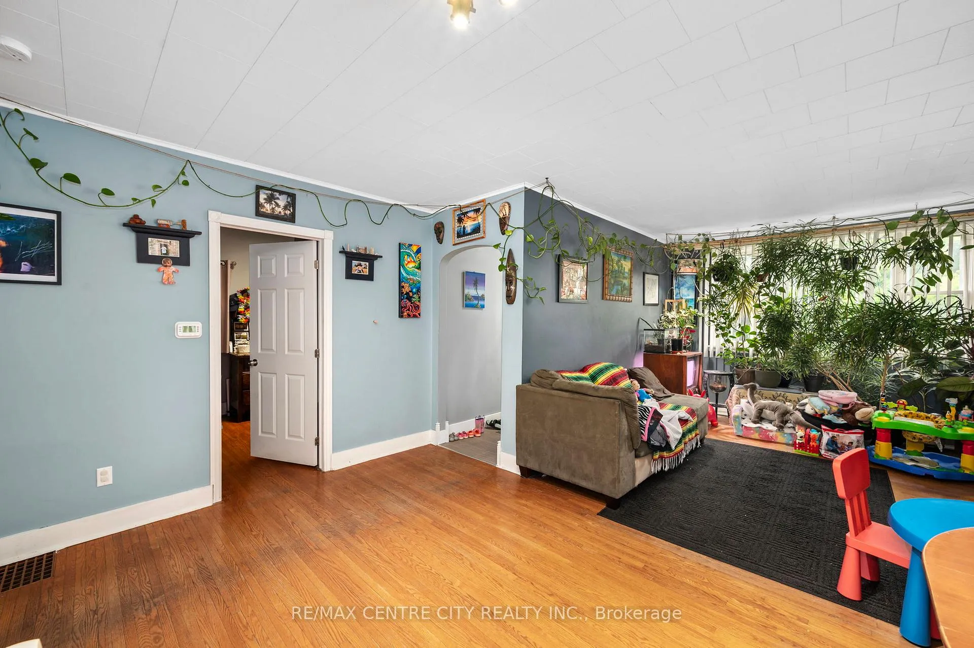 Photo 5 of 43 Devonshire Place, St. Thomas — HOMEH
