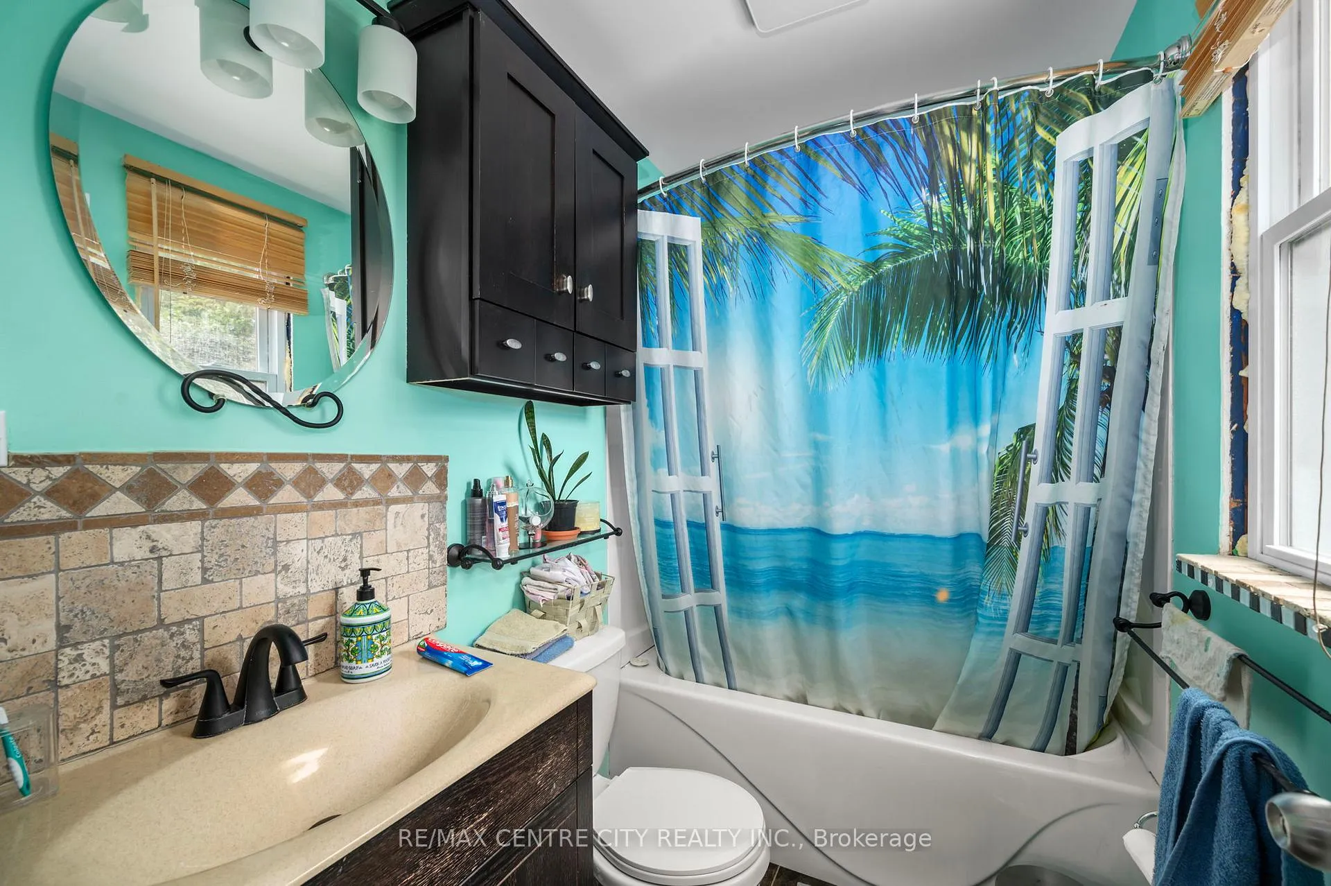 Photo 11 of 43 Devonshire Place, St. Thomas — HOMEH