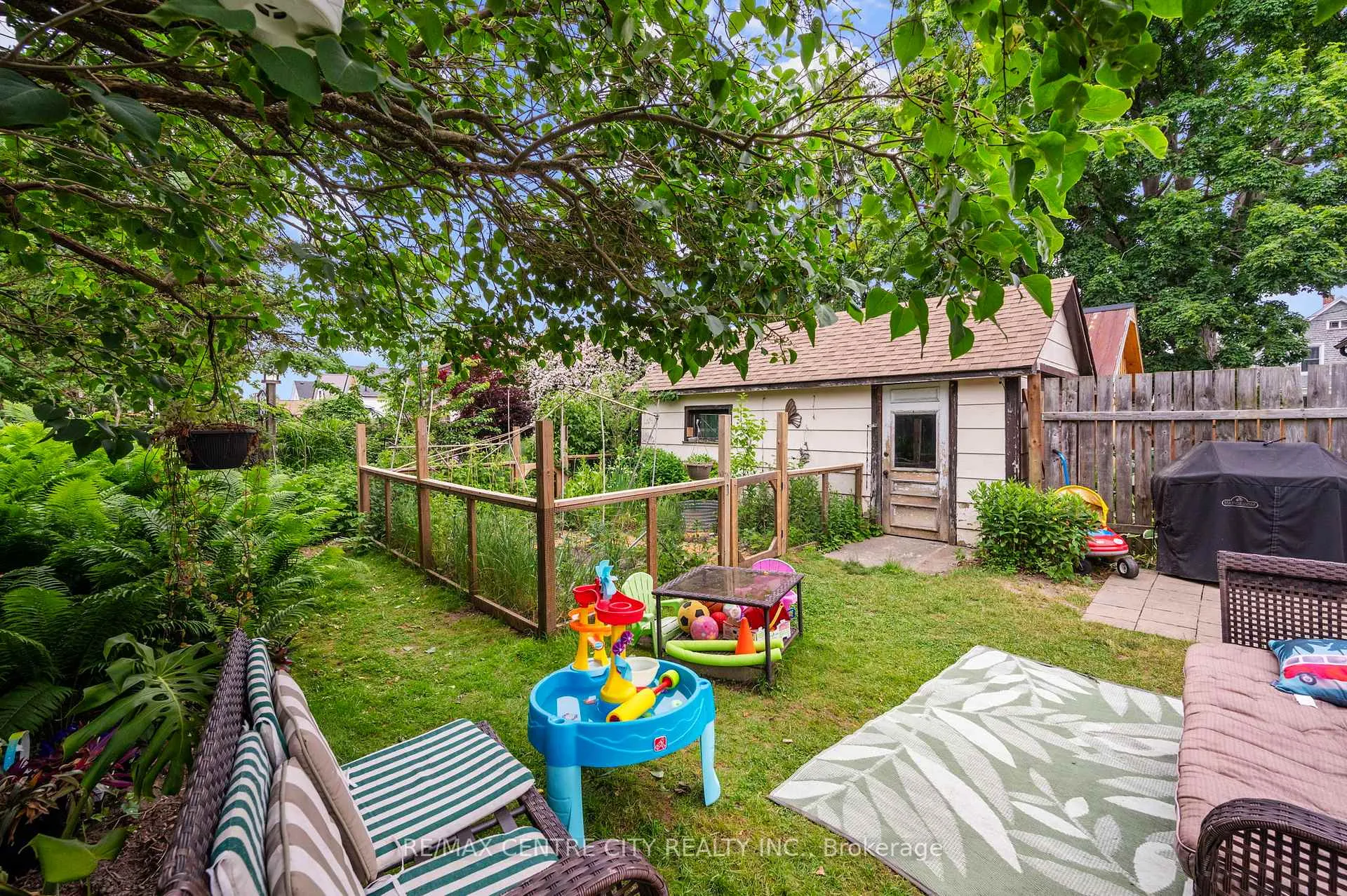 Photo 15 of 43 Devonshire Place, St. Thomas — HOMEH