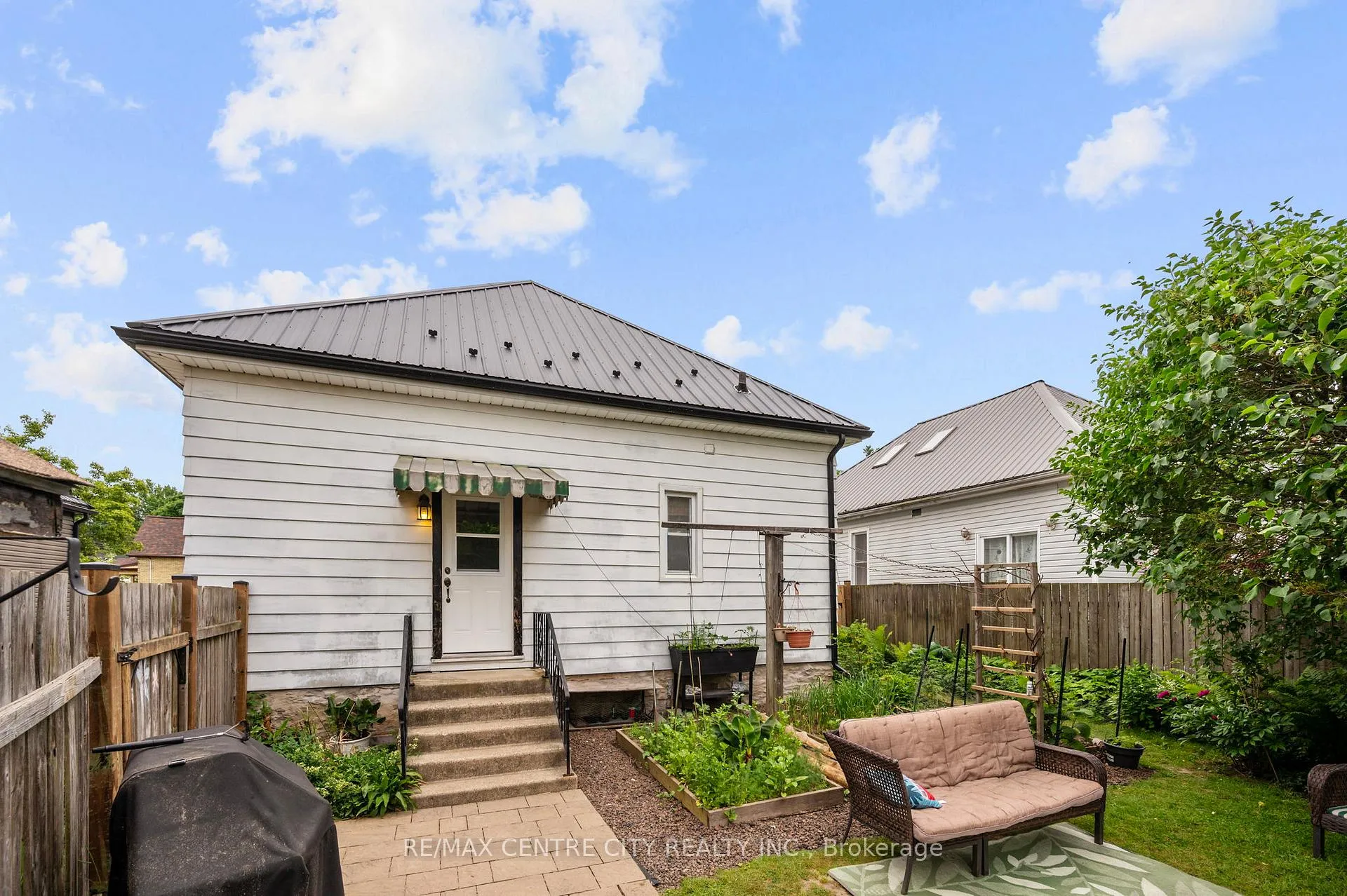 Photo 17 of 43 Devonshire Place, St. Thomas — HOMEH