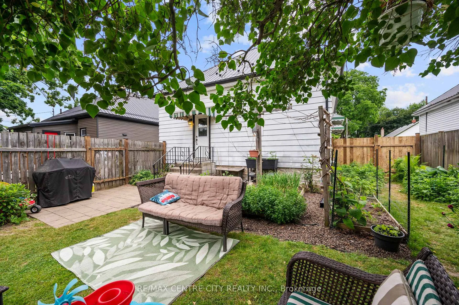 Photo 18 of 43 Devonshire Place, St. Thomas — HOMEH