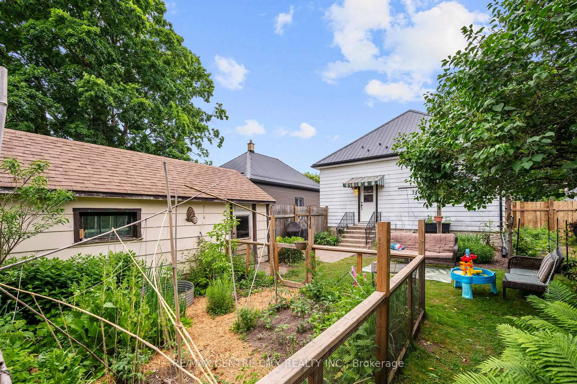 Photo 20 of 43 Devonshire Place, St. Thomas — HOMEH