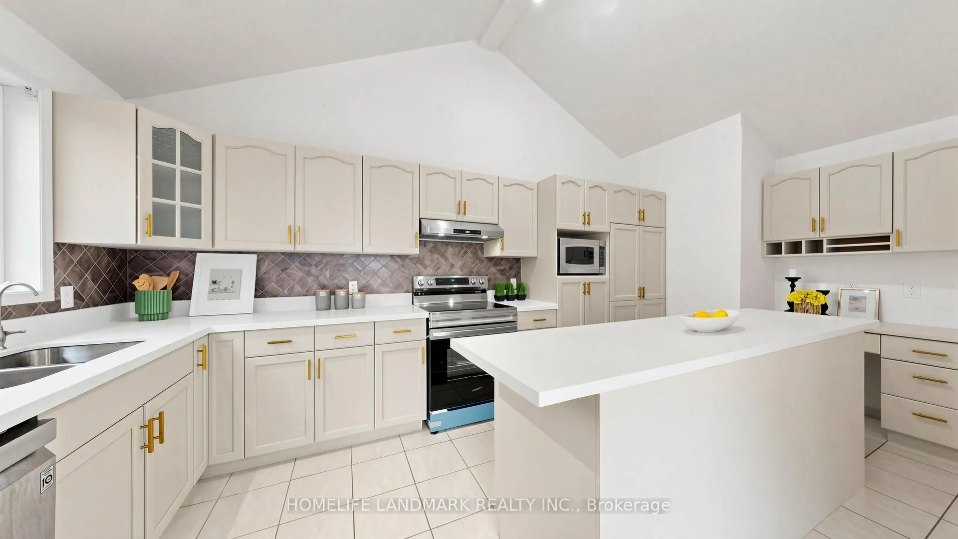 Photo 19 of 45 Pheasant Run Drive, Guelph, Kortright Hills — HOMEH