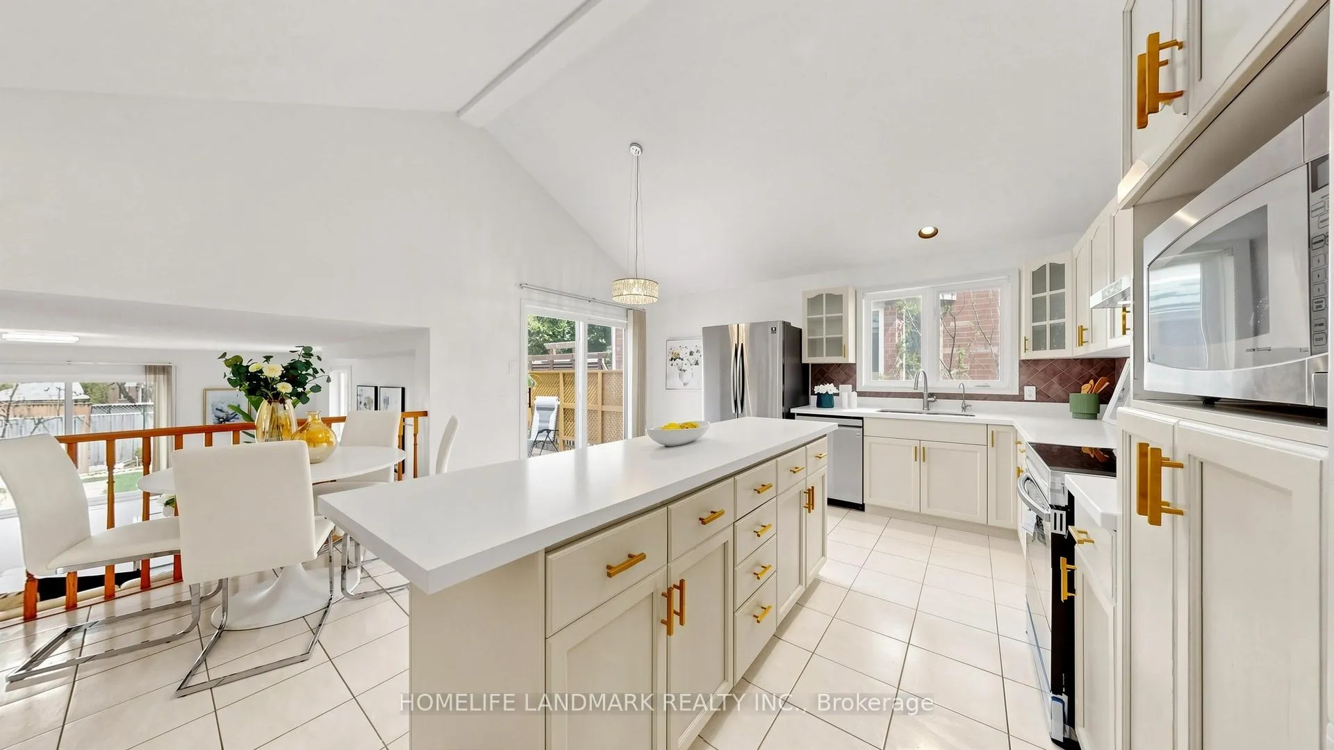 Photo 15 of 45 Pheasant Run Drive, Guelph, Kortright Hills — HOMEH