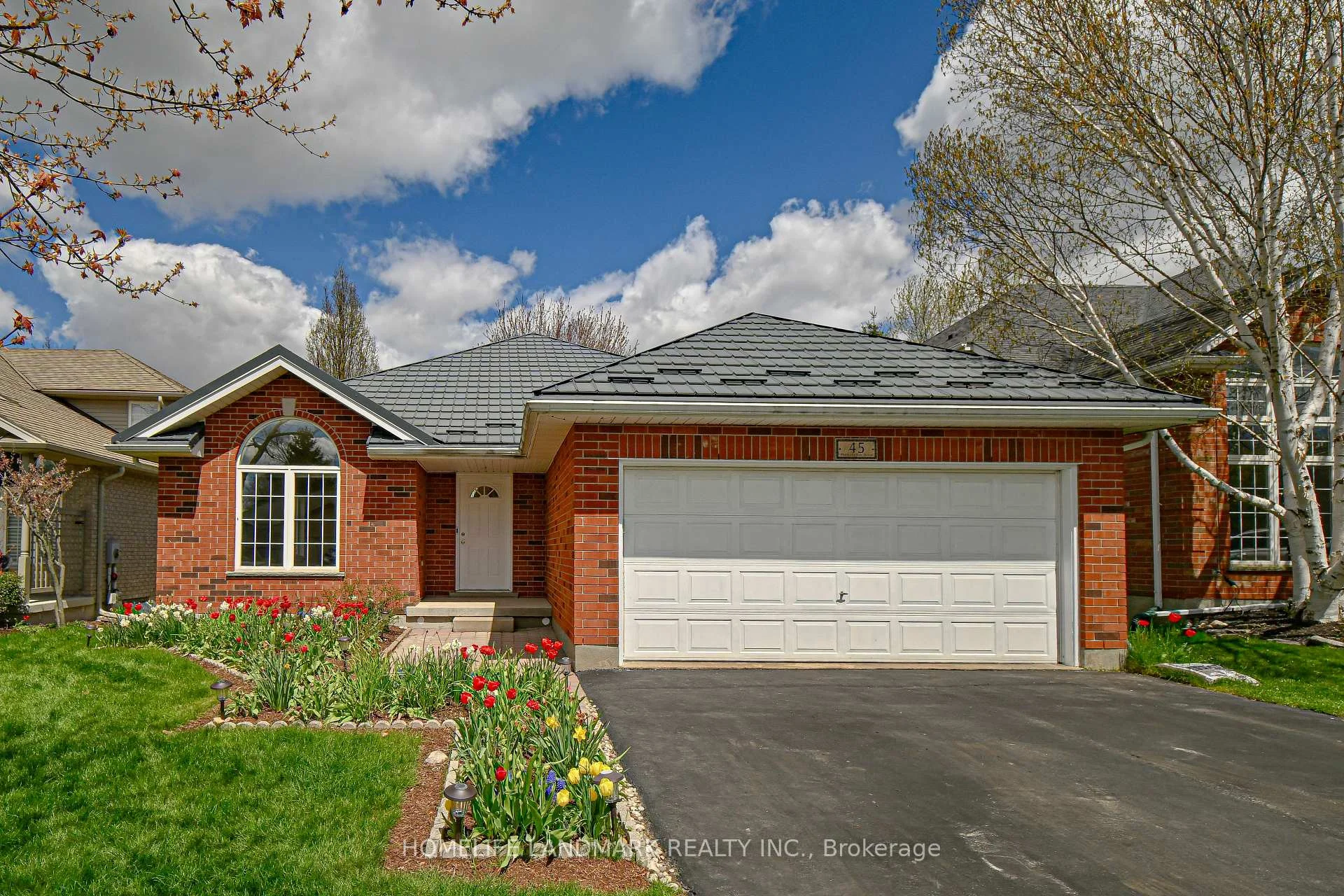 Photo 3 of 45 Pheasant Run Drive, Guelph, Kortright Hills — HOMEH