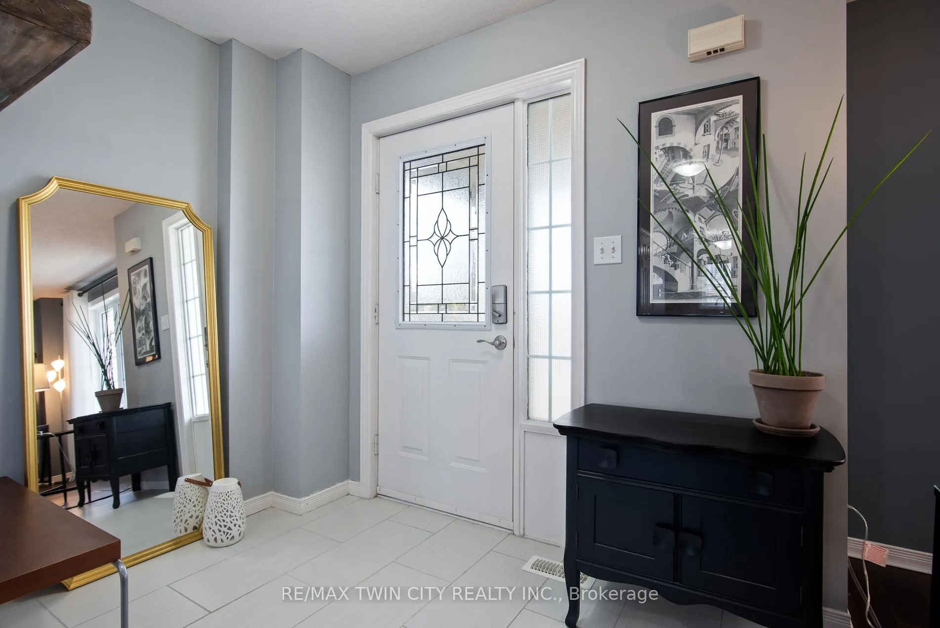 Photo 3 of 729 Brandenburg Boulevard, Waterloo, Clair Hills — HOMEH