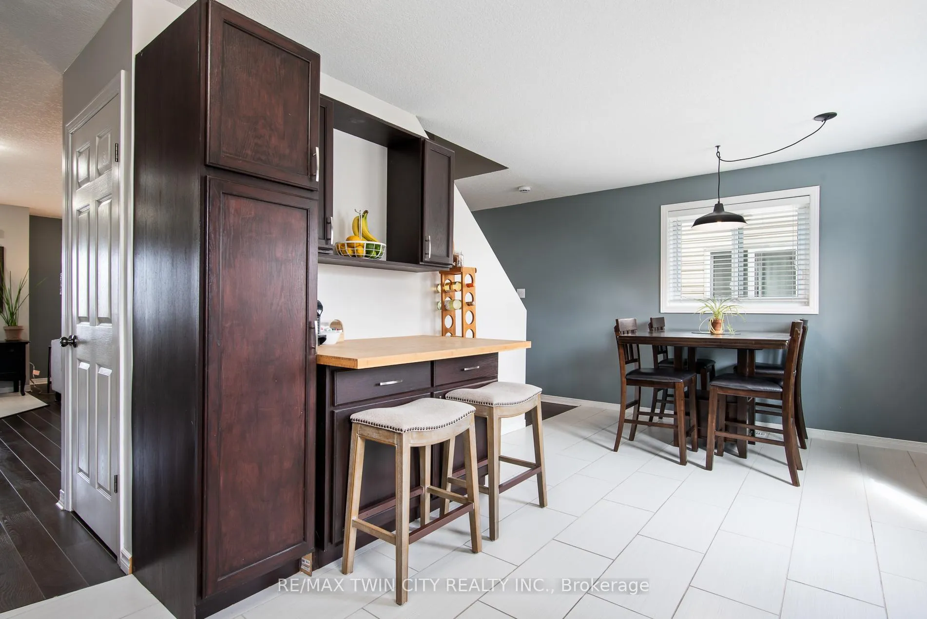 Photo 5 of 729 Brandenburg Boulevard, Waterloo, Clair Hills — HOMEH