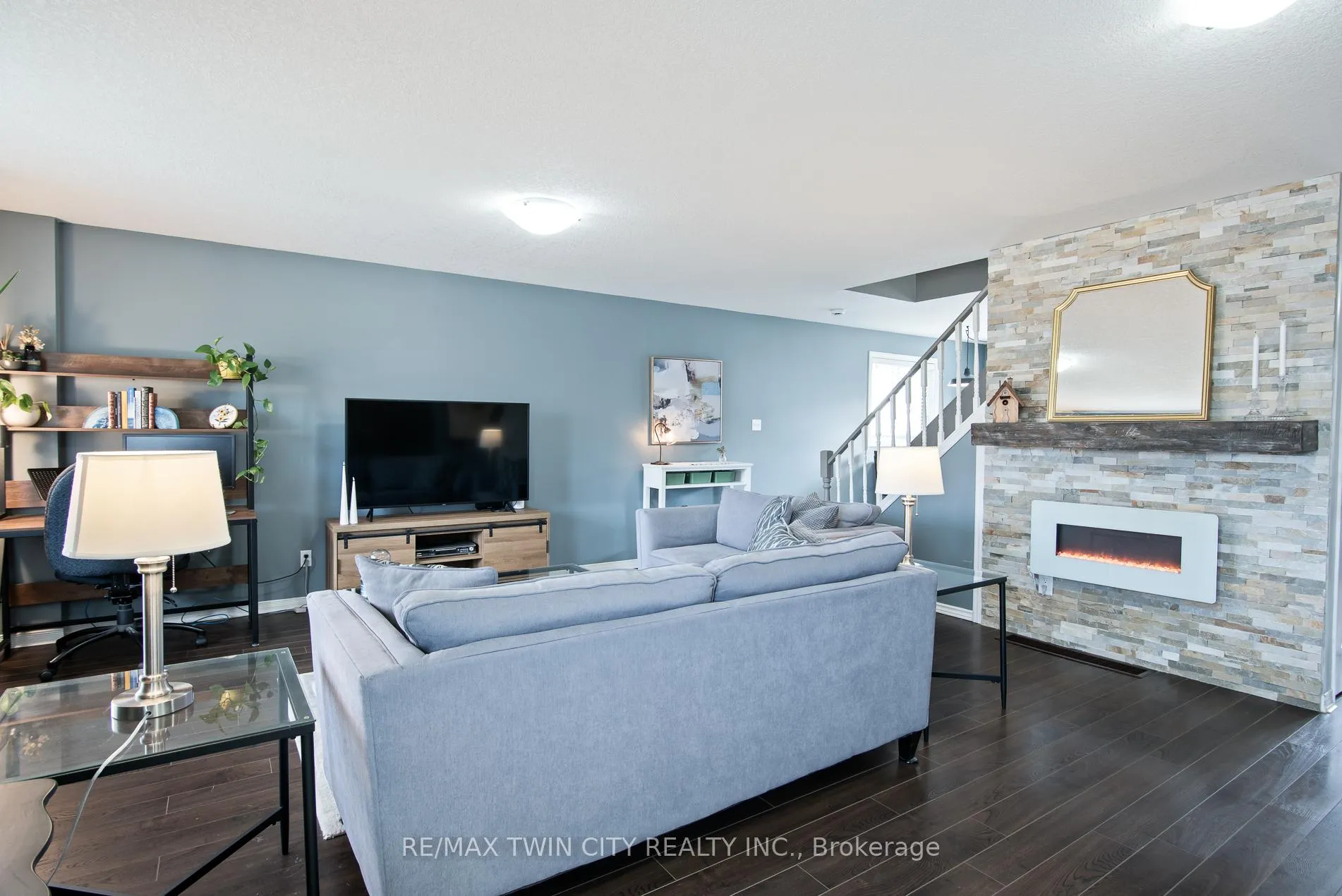 Photo 8 of 729 Brandenburg Boulevard, Waterloo, Clair Hills — HOMEH