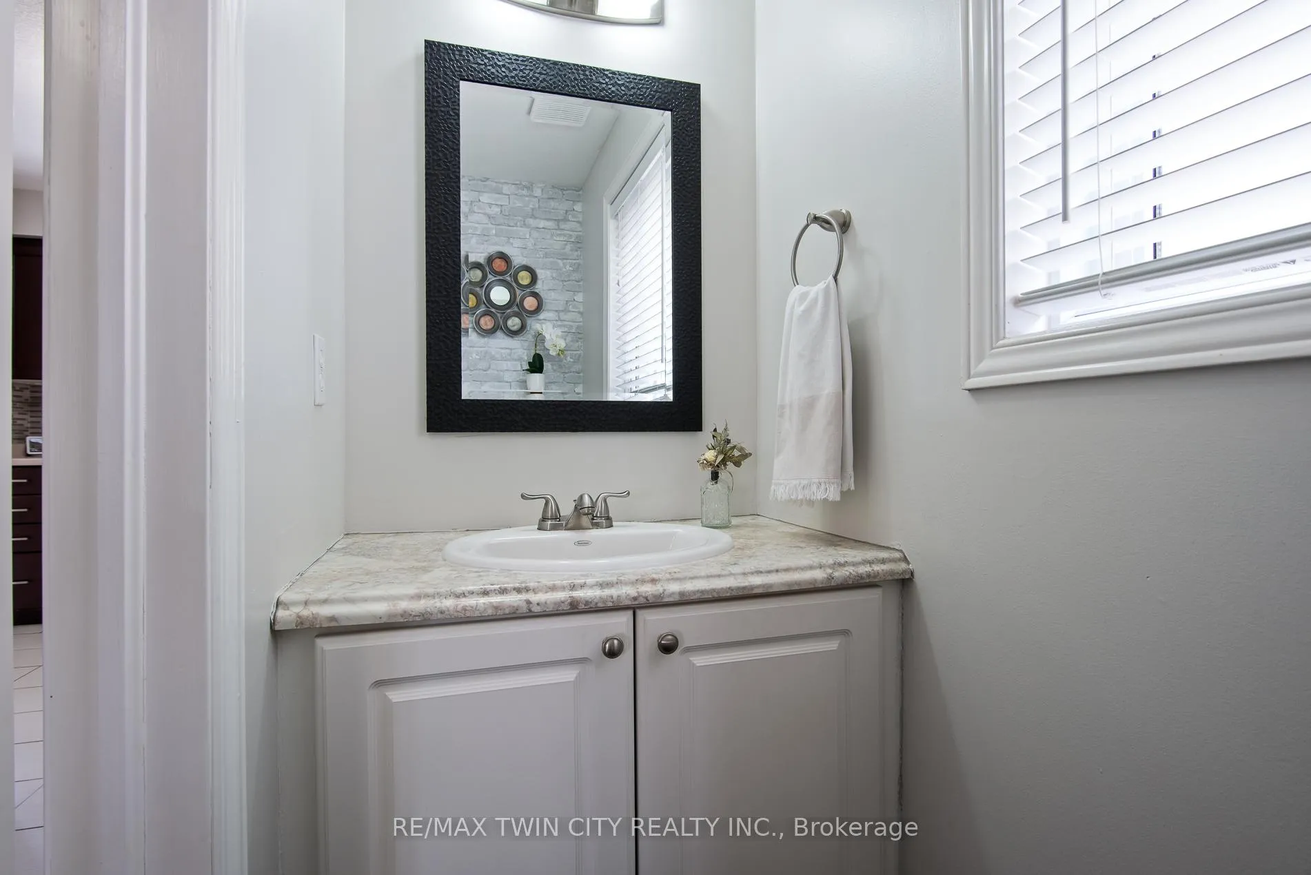 Photo 17 of 729 Brandenburg Boulevard, Waterloo, Clair Hills — HOMEH