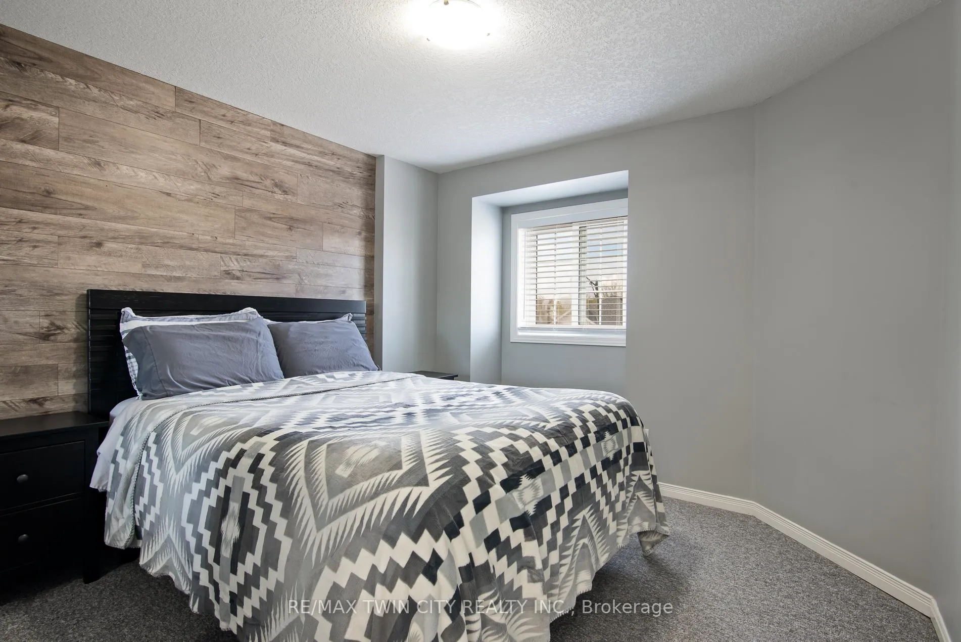 Photo 20 of 729 Brandenburg Boulevard, Waterloo, Clair Hills — HOMEH