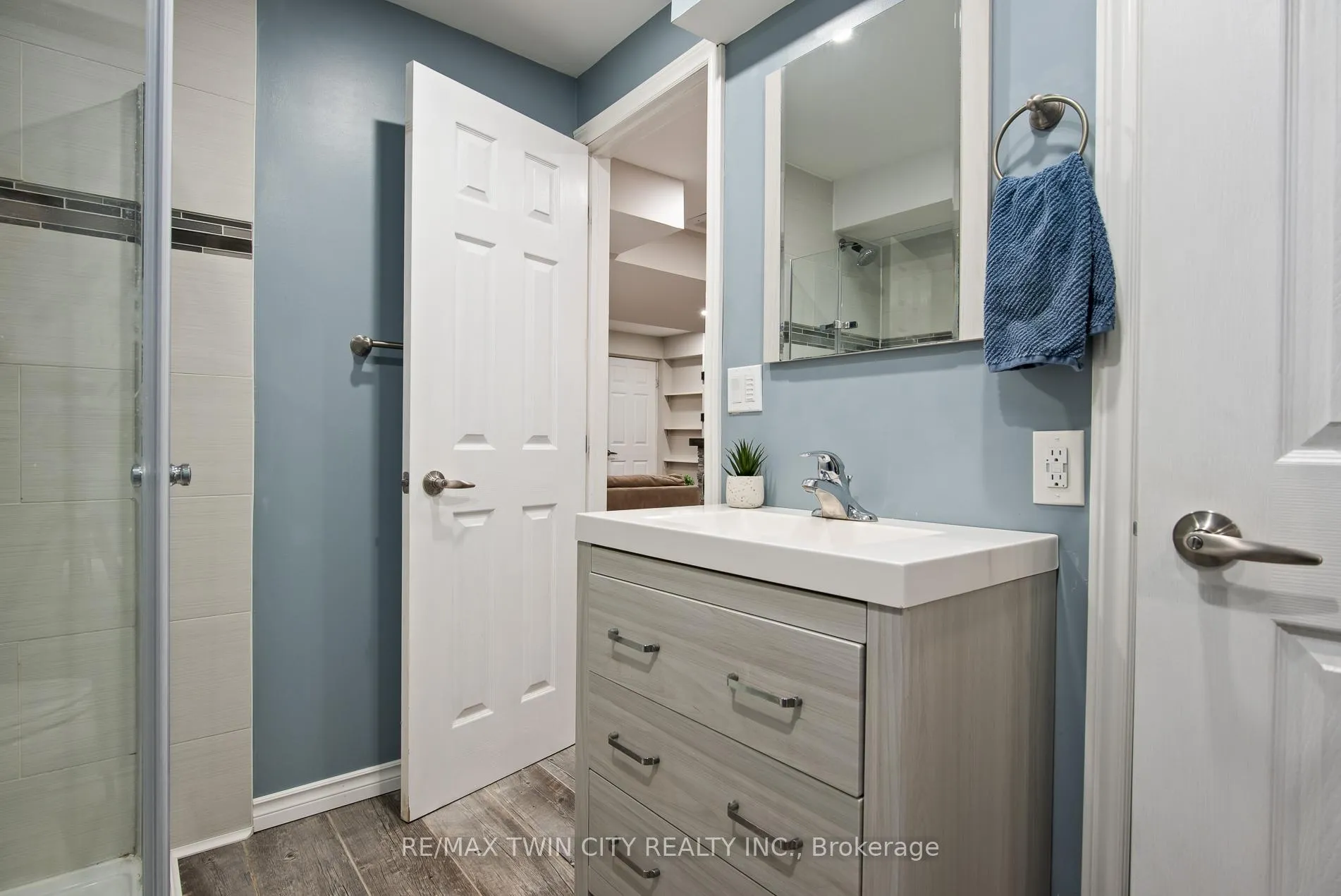 Photo 23 of 729 Brandenburg Boulevard, Waterloo, Clair Hills — HOMEH