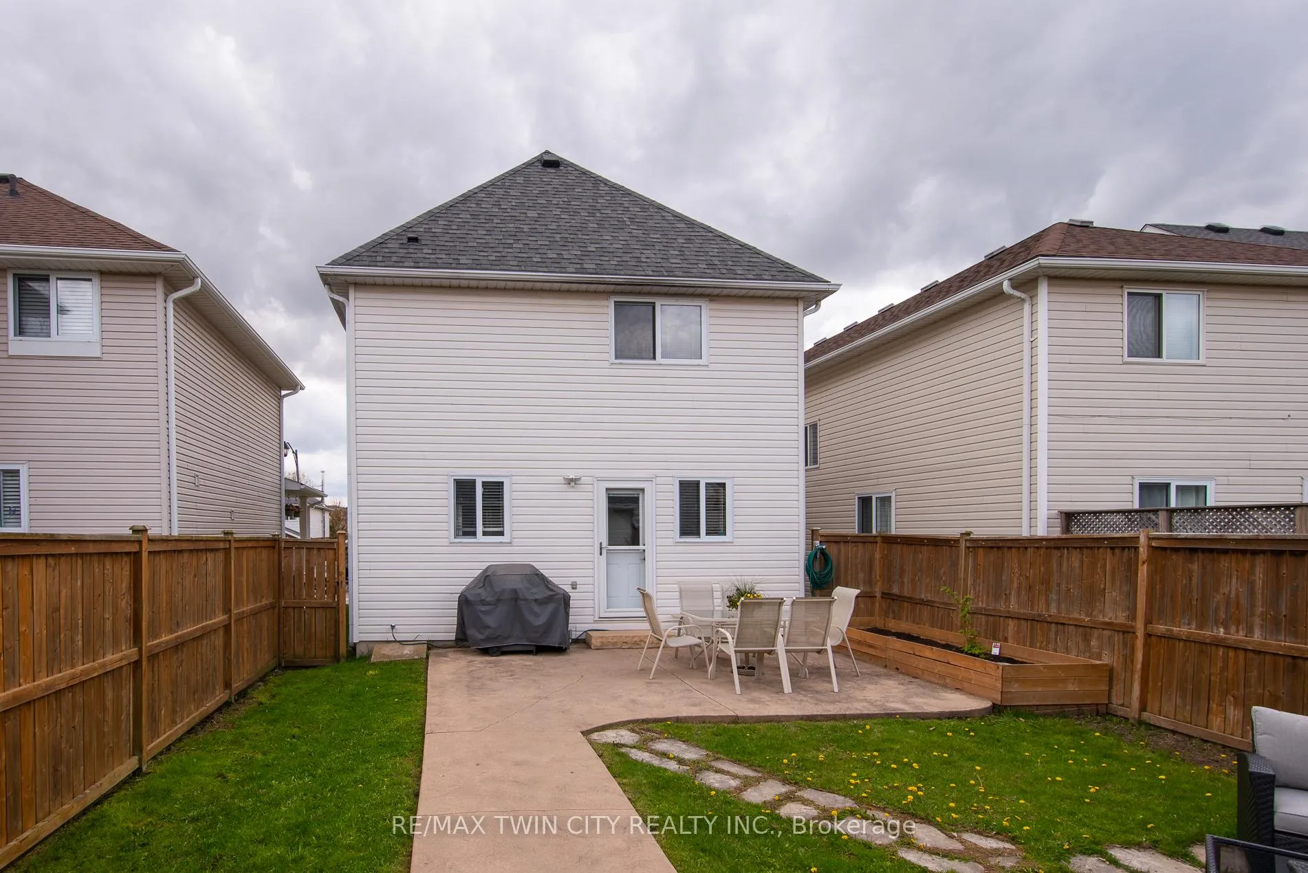 Photo 26 of 729 Brandenburg Boulevard, Waterloo, Clair Hills — HOMEH
