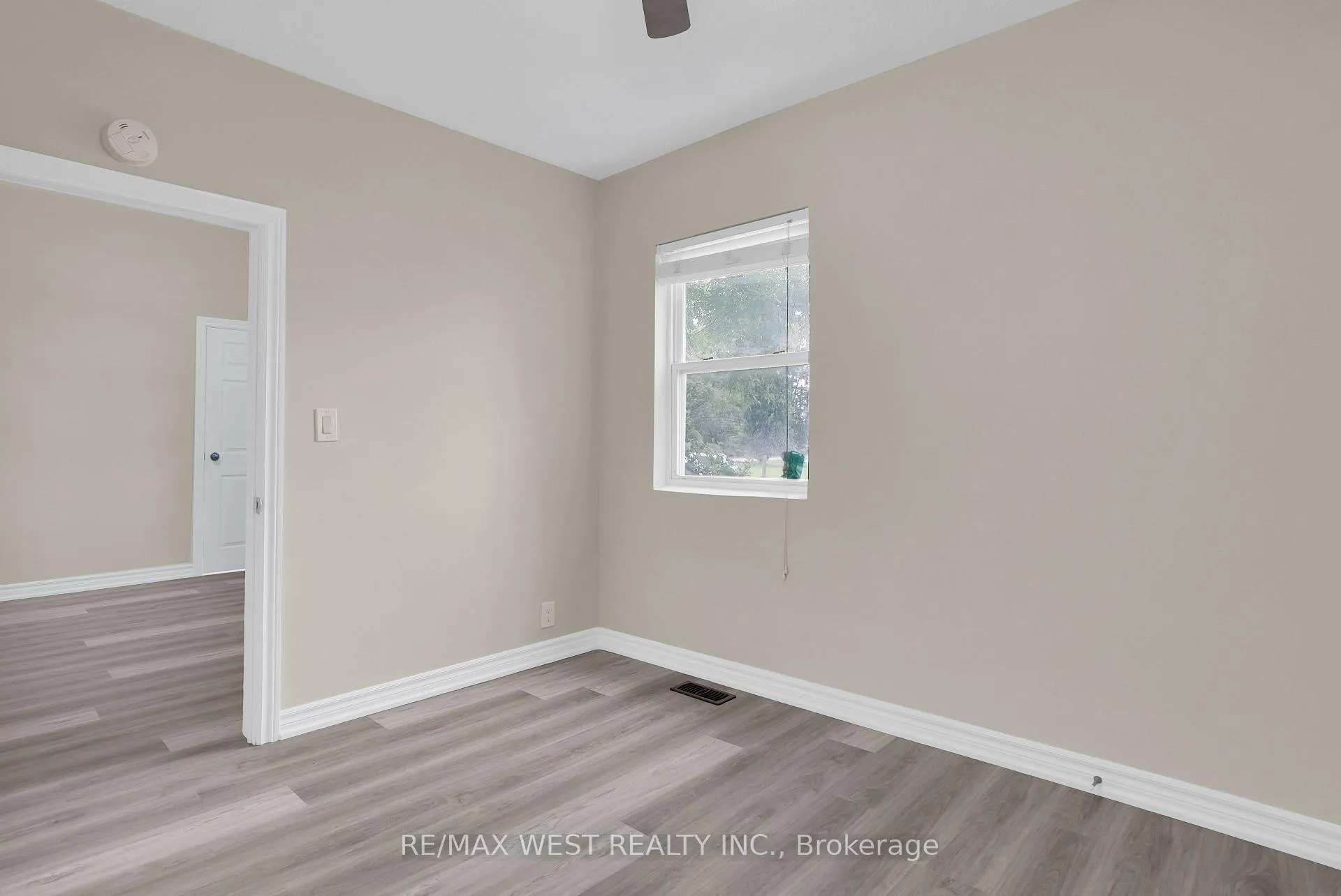 Photo 4 of 19015 Dufferin Street, King, Rural King — HOMEH