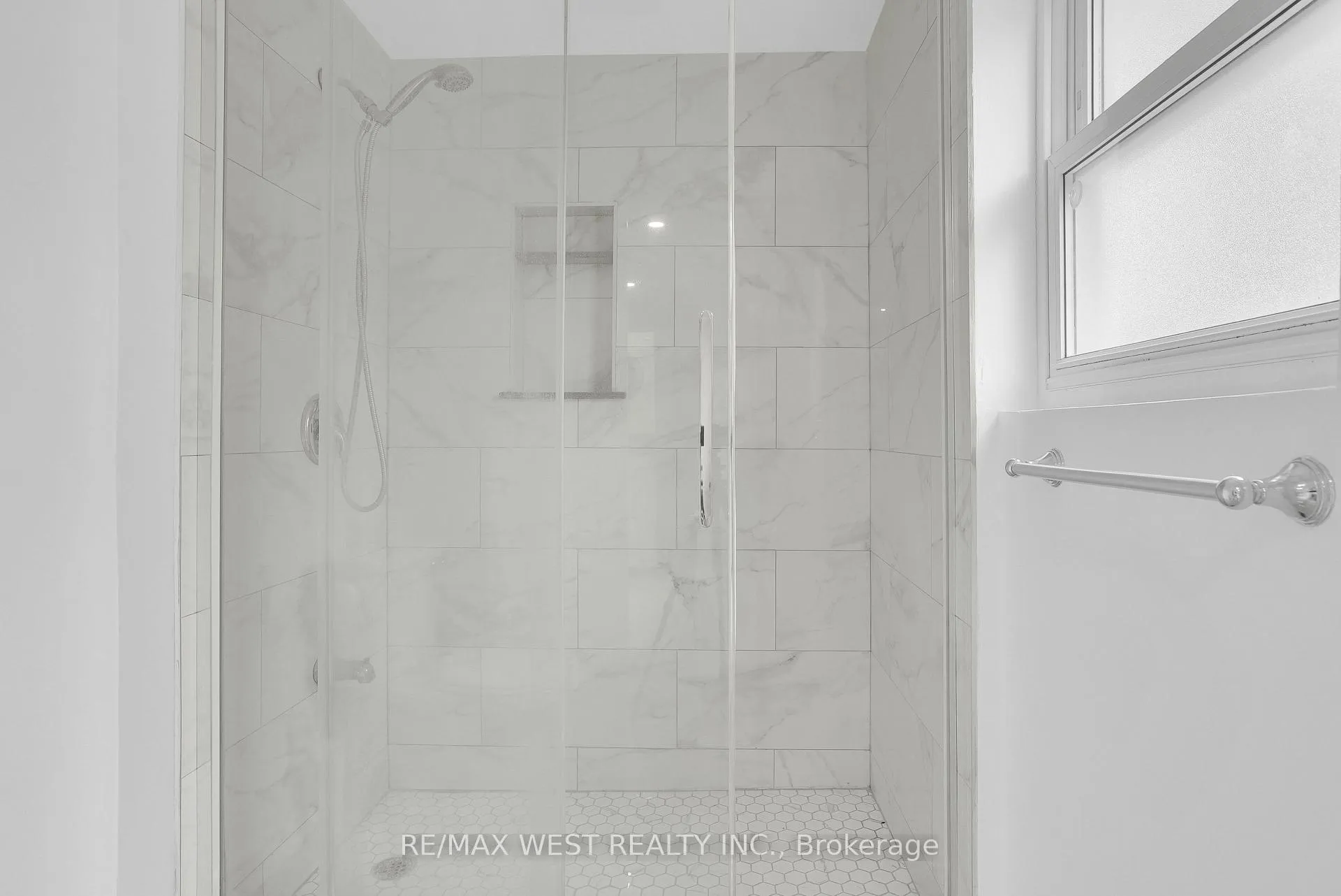 Photo 7 of 19015 Dufferin Street, King, Rural King — HOMEH