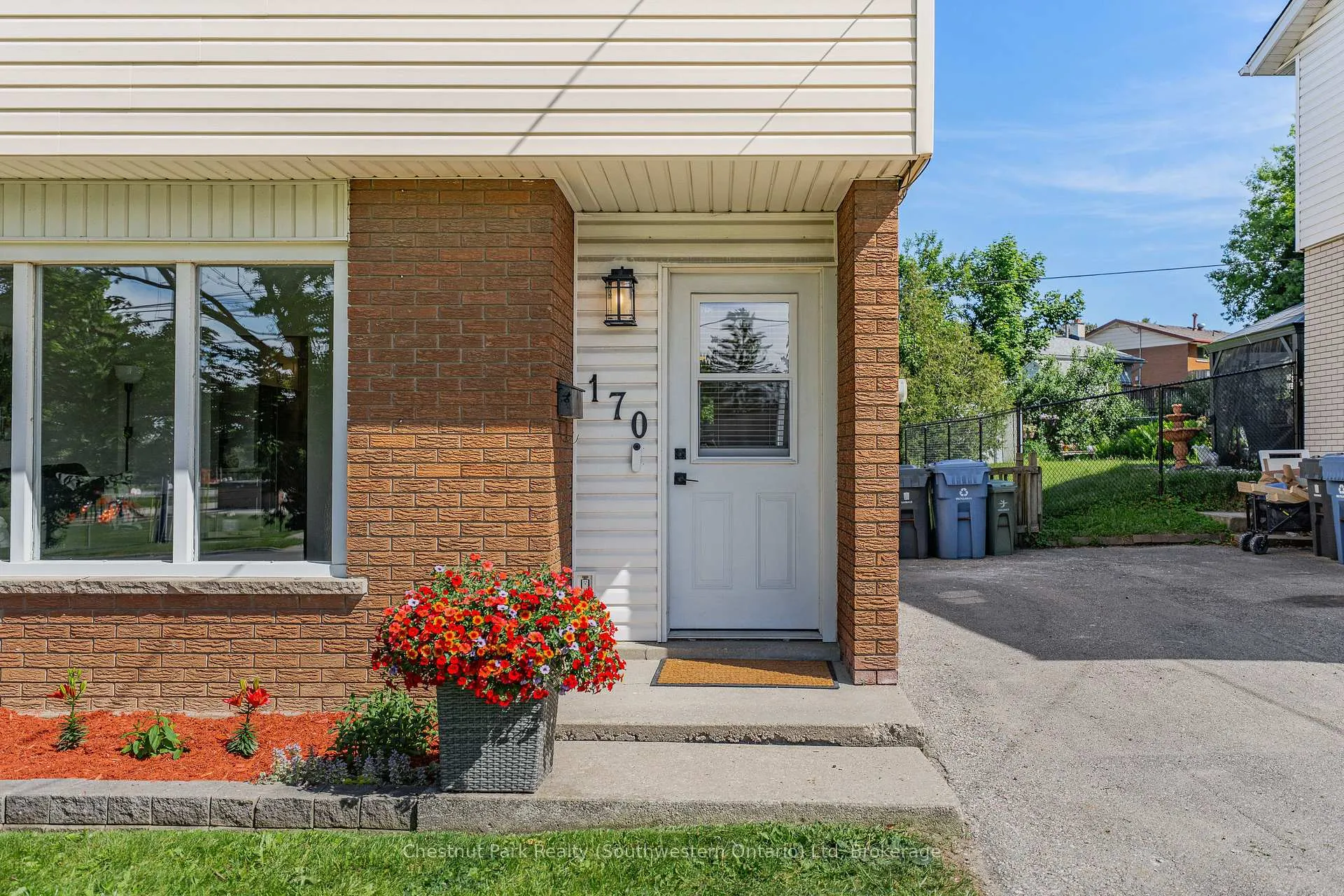 Photo 7 of 170 Willow Road, Guelph, Junction/Onward Willow — HOMEH
