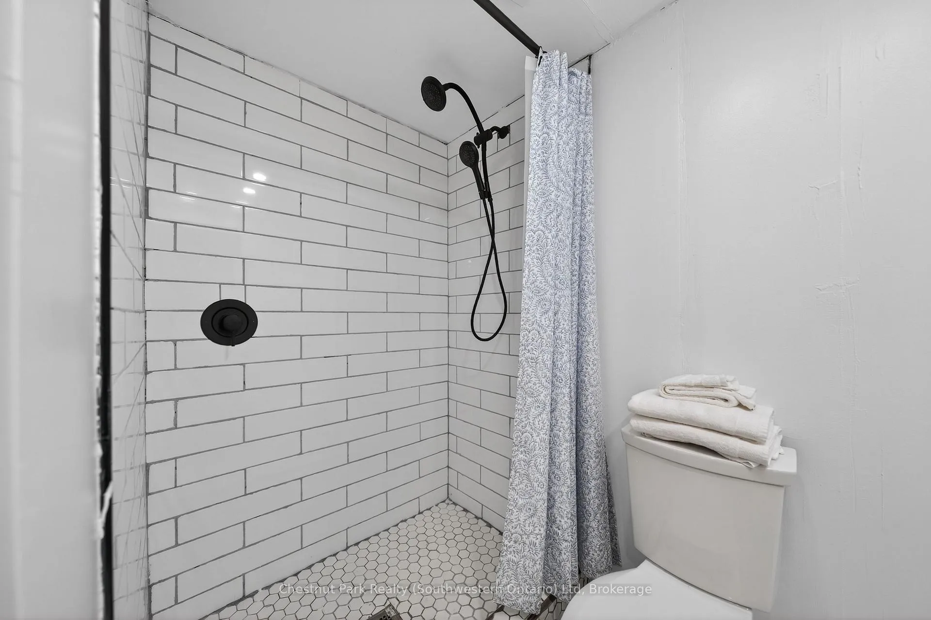 Photo 26 of 170 Willow Road, Guelph, Junction/Onward Willow — HOMEH