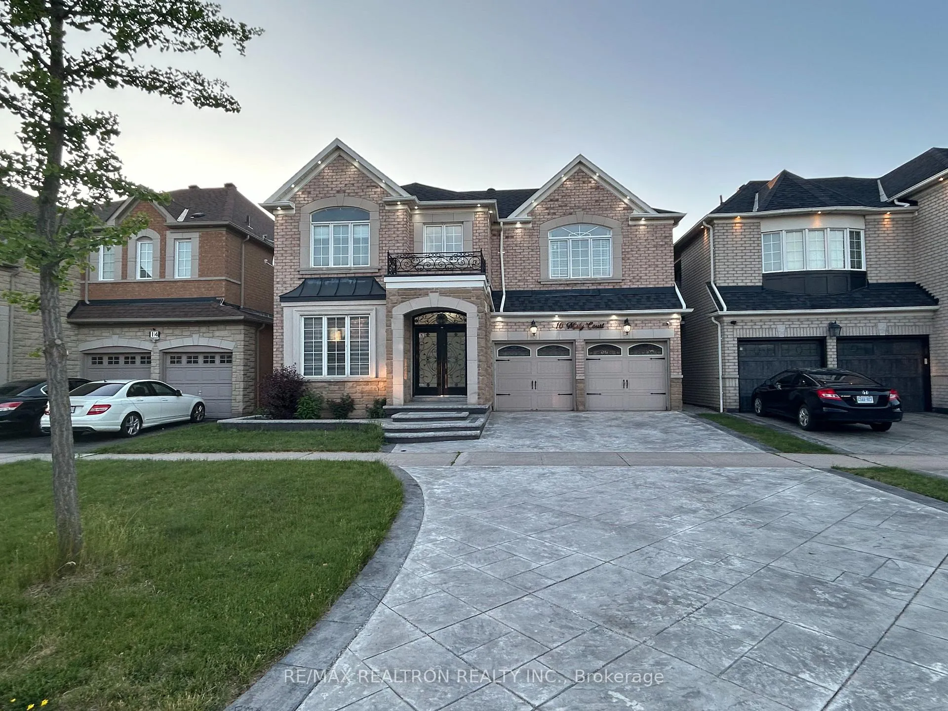 Photo 2 of 16 Misty Court, Markham, Greensborough — HOMEH