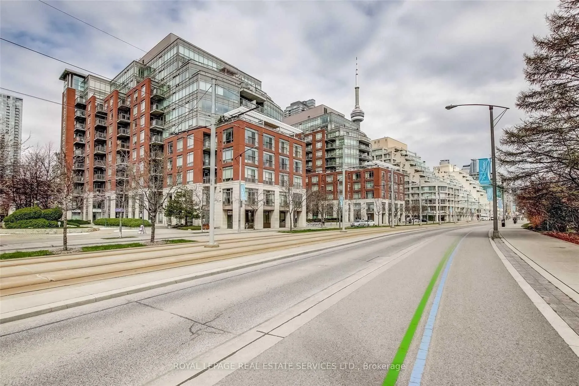 Photo 3 of Unit 709, 550 Queens Quay, Toronto, Waterfront Communities — HOMEH