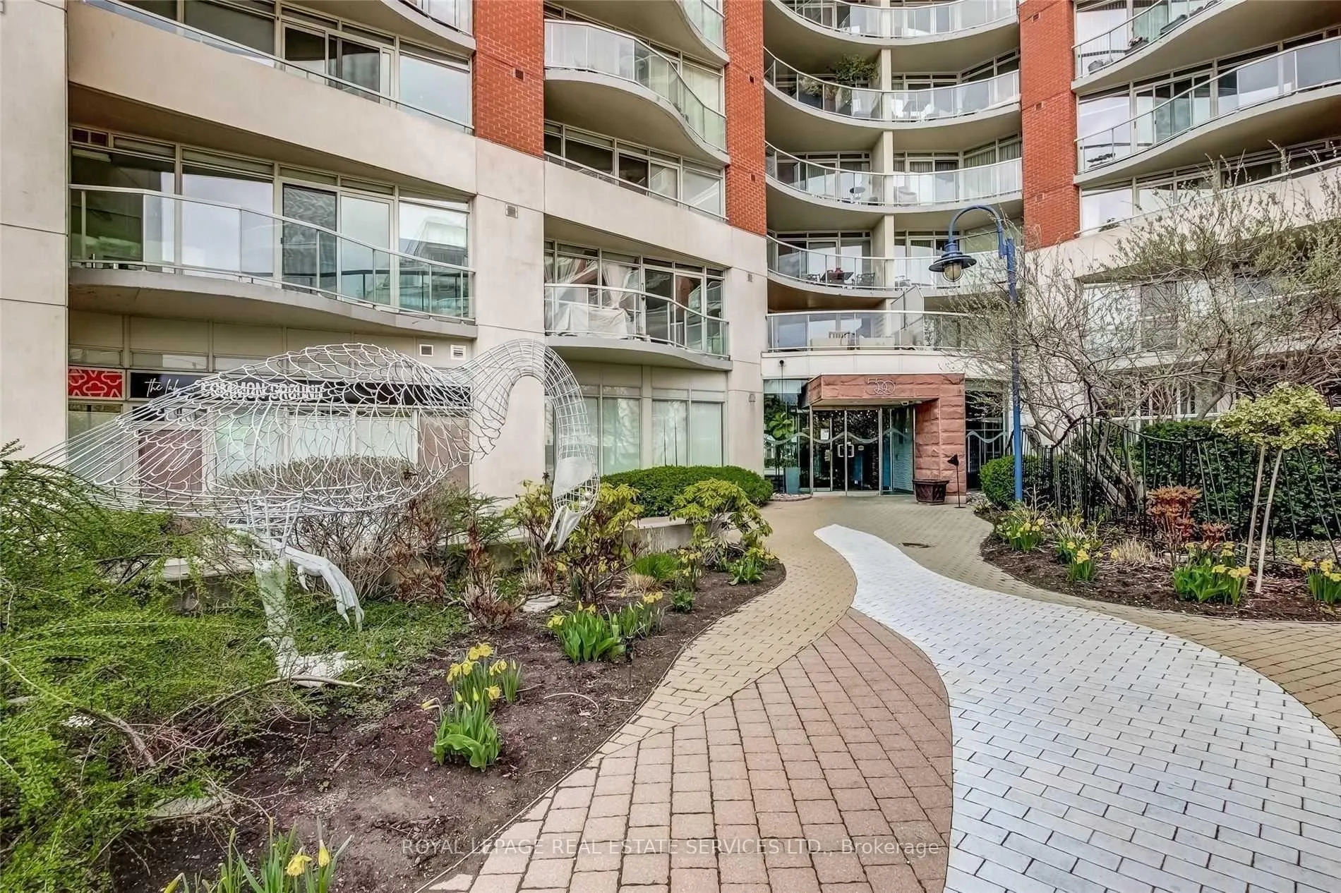 Photo 5 of Unit 709, 550 Queens Quay, Toronto, Waterfront Communities — HOMEH