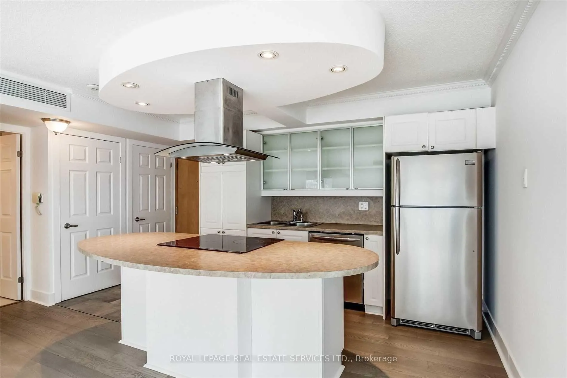 Photo 11 of Unit 709, 550 Queens Quay, Toronto, Waterfront Communities — HOMEH