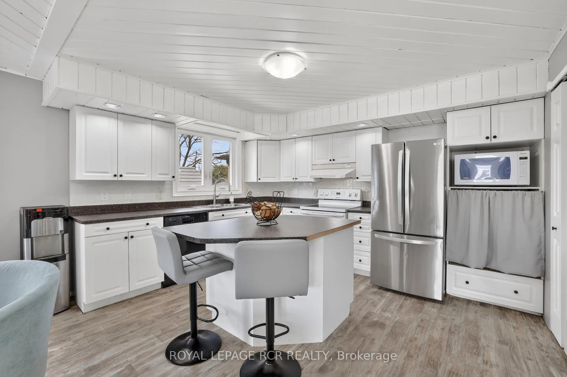 Photo 9 of 296 Whitehead Crescent, Caledon, Bolton North — HOMEH