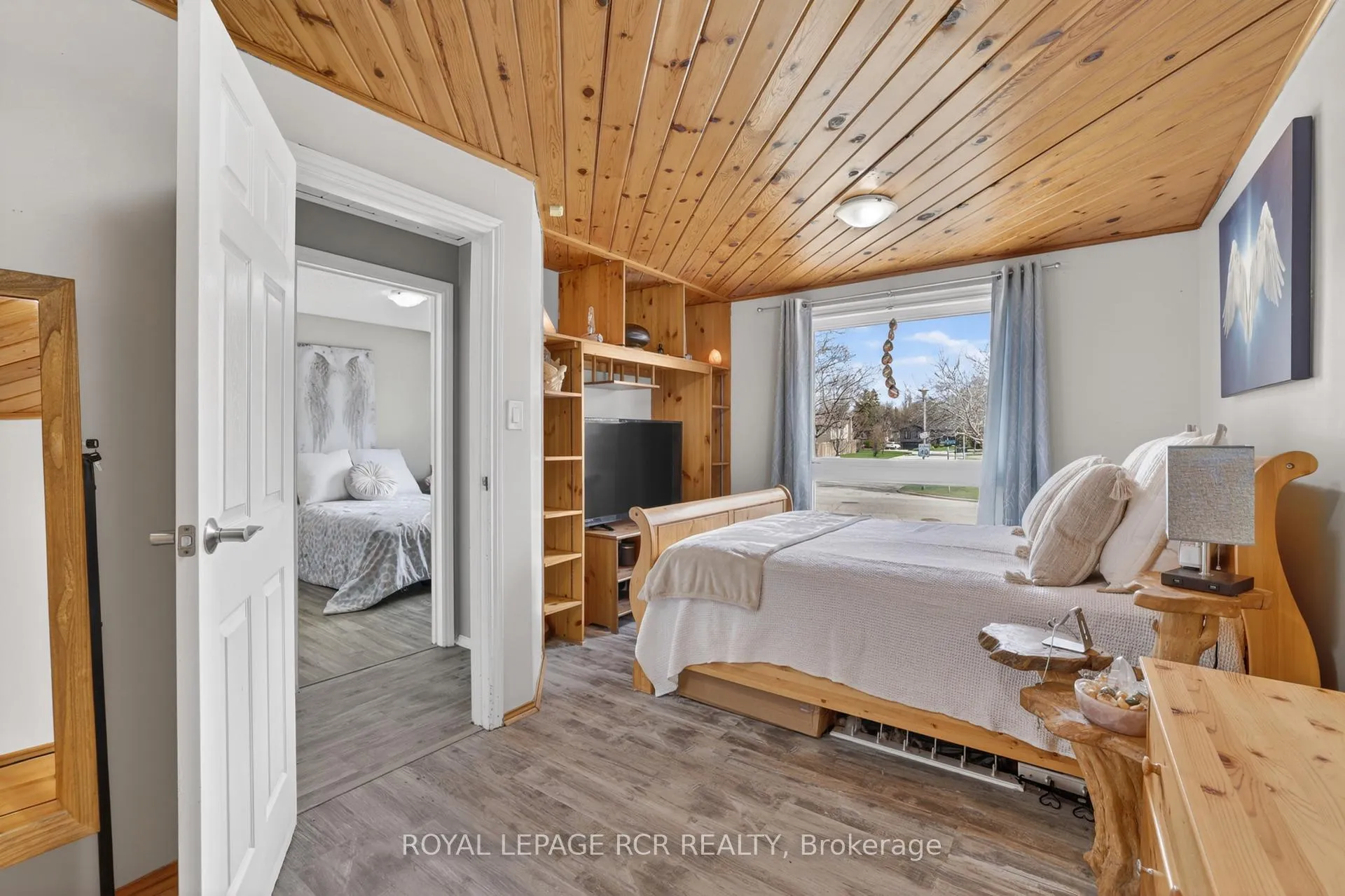 Photo 12 of 296 Whitehead Crescent, Caledon, Bolton North — HOMEH