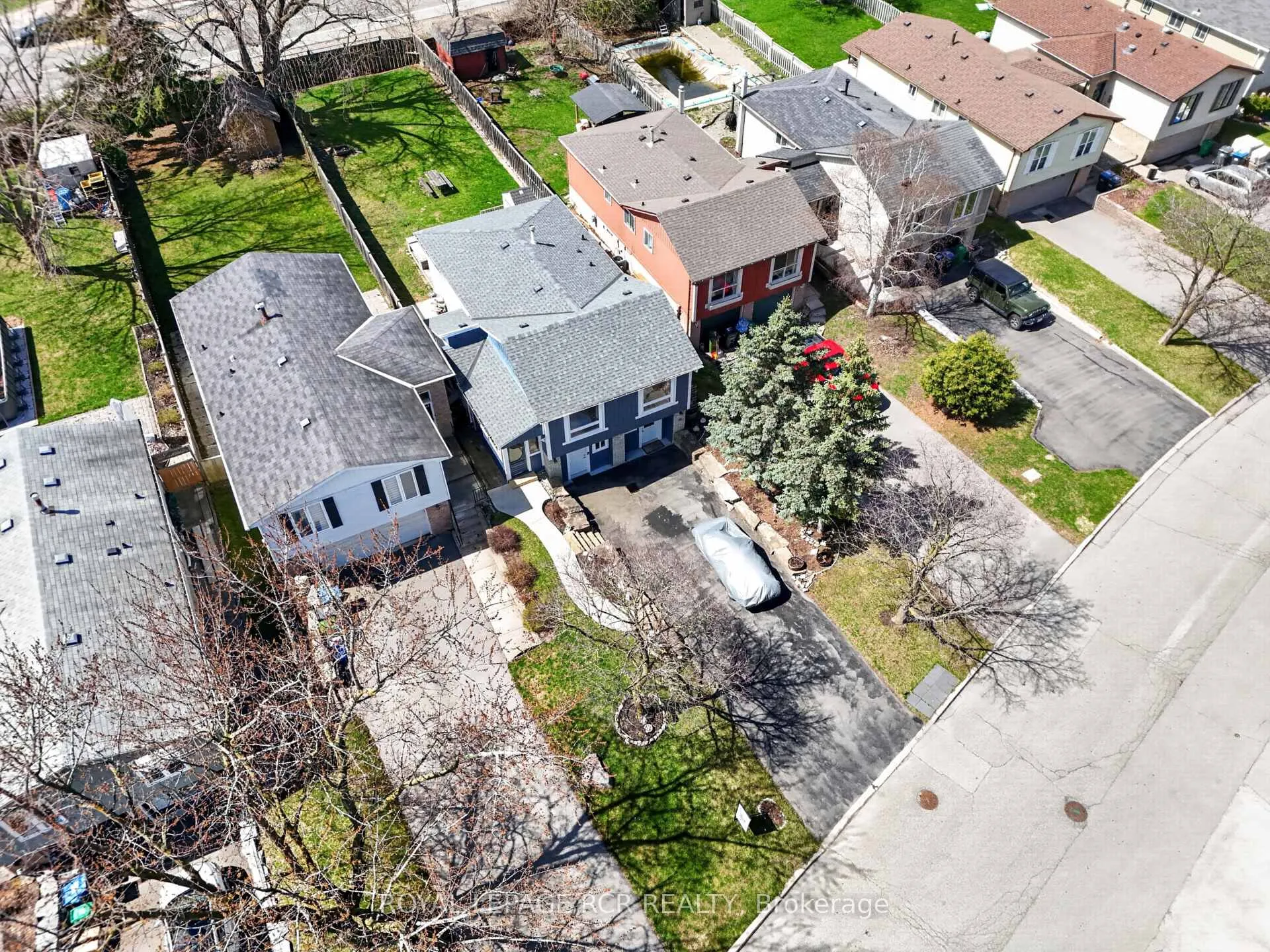 Photo 36 of 296 Whitehead Crescent, Caledon, Bolton North — HOMEH
