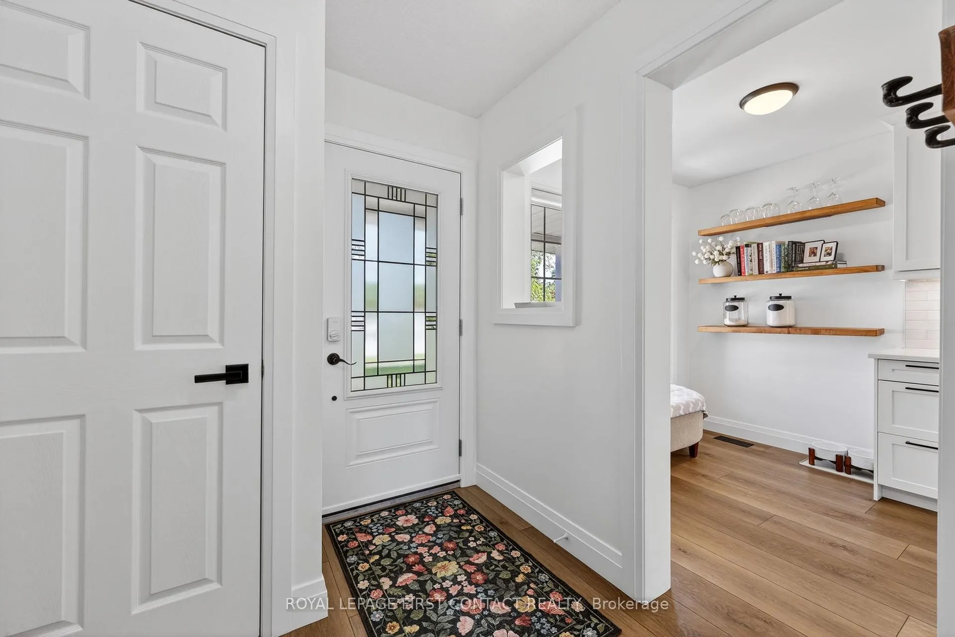 Photo 3 of 1292 Vincent Crescent, Innisfil, Alcona — HOMEH