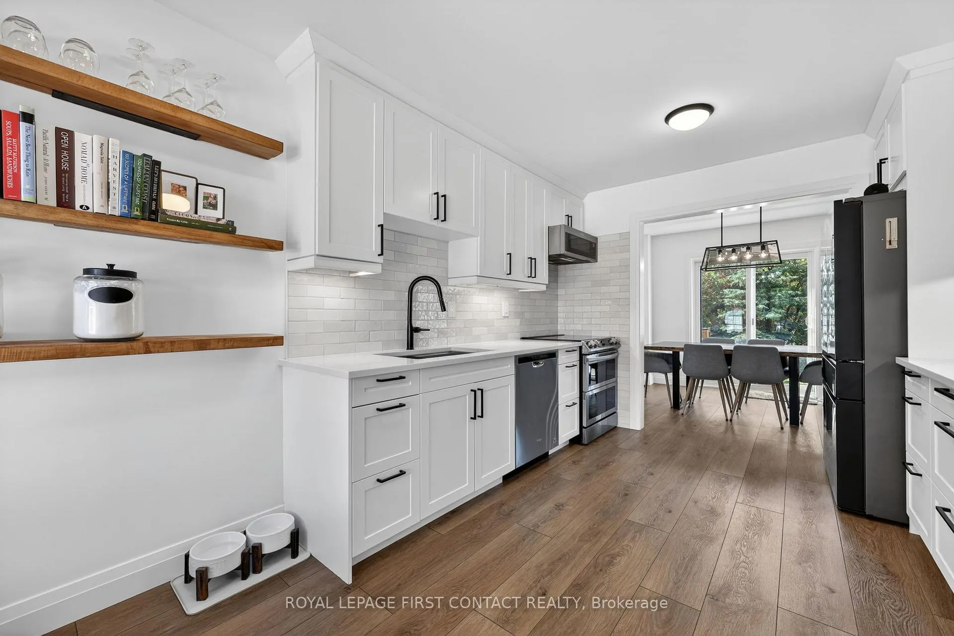 Photo 4 of 1292 Vincent Crescent, Innisfil, Alcona — HOMEH