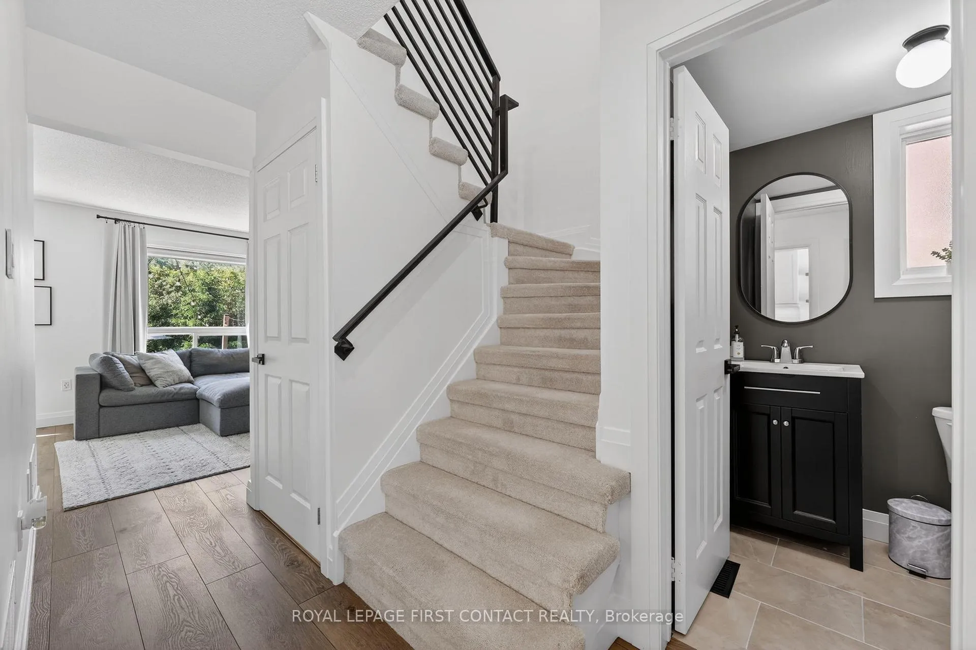 Photo 13 of 1292 Vincent Crescent, Innisfil, Alcona — HOMEH