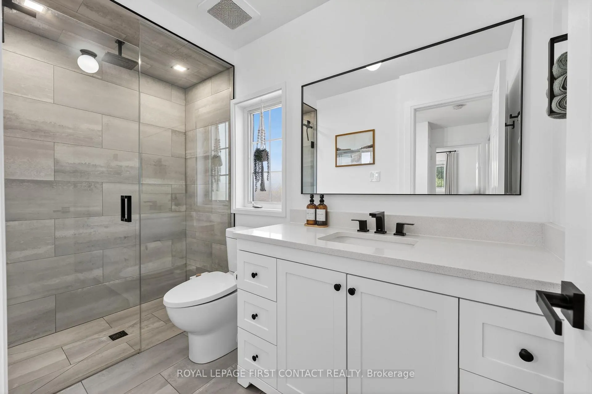 Photo 16 of 1292 Vincent Crescent, Innisfil, Alcona — HOMEH