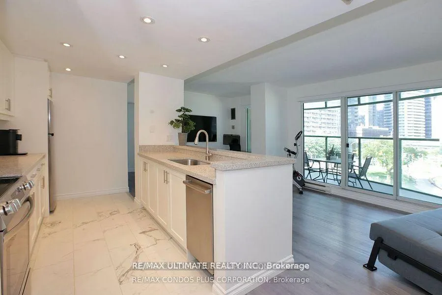 Photo 2 of Unit 601, 77 Harbour Square, Toronto, Waterfront Communities — HOMEH
