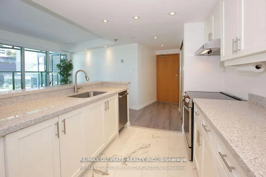 Photo 4 of Unit 601, 77 Harbour Square, Toronto, Waterfront Communities — HOMEH