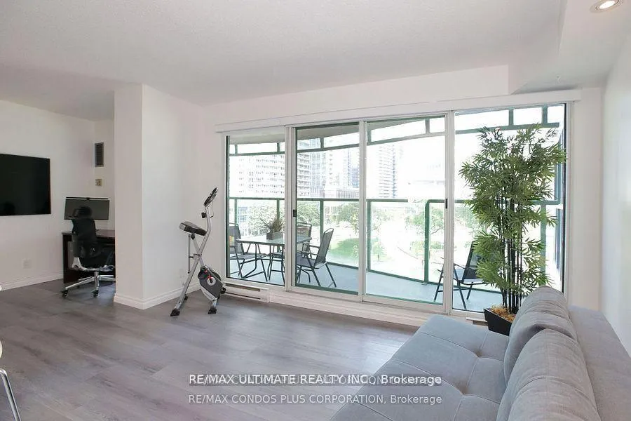 Photo 6 of Unit 601, 77 Harbour Square, Toronto, Waterfront Communities — HOMEH