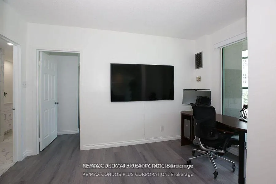 Photo 7 of Unit 601, 77 Harbour Square, Toronto, Waterfront Communities — HOMEH