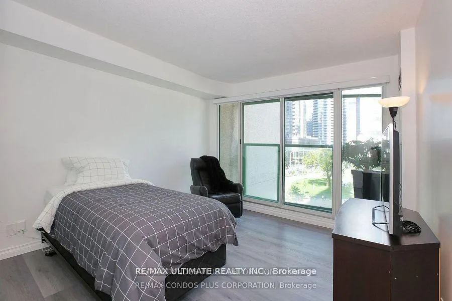 Photo 9 of Unit 601, 77 Harbour Square, Toronto, Waterfront Communities — HOMEH