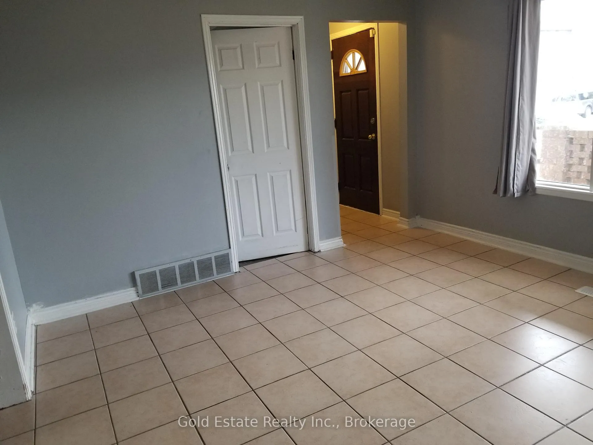 Photo 3 of Unit Upper, 426 Langlois Avenue, Windsor — HOMEH